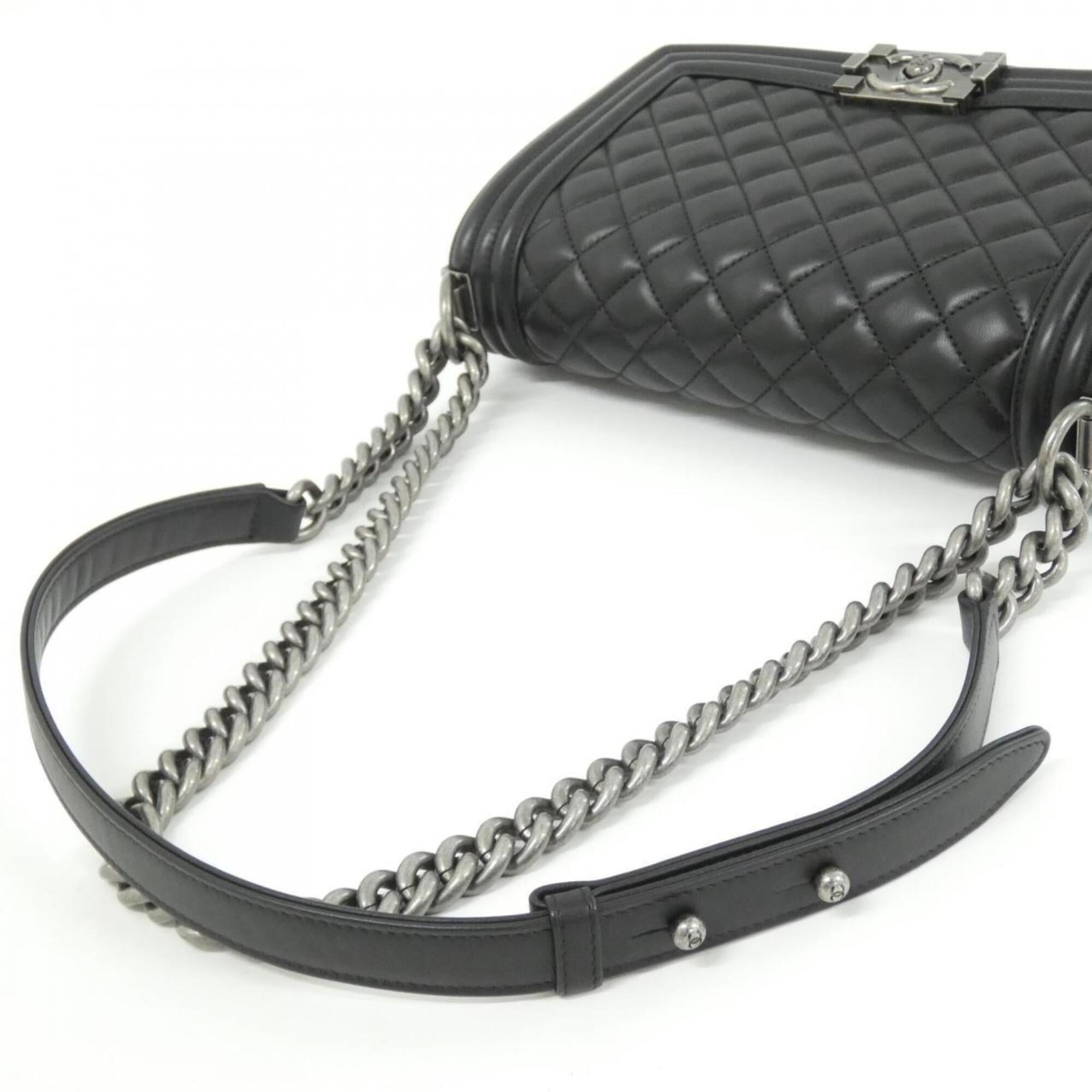 Chanel Black Shoulder Bag (Pre-Owned)