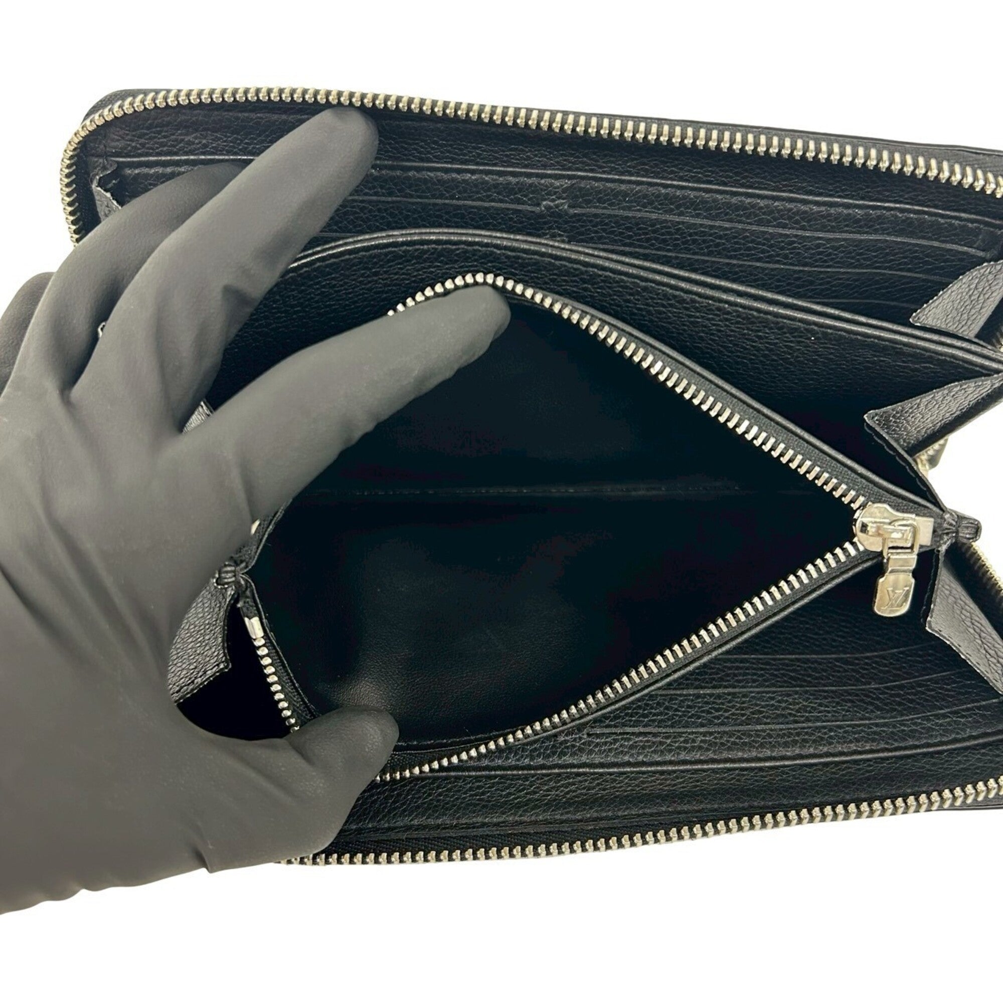 Louis Vuitton Black Leather Long Wallet (Bi-Fold) (Pre-Owned)