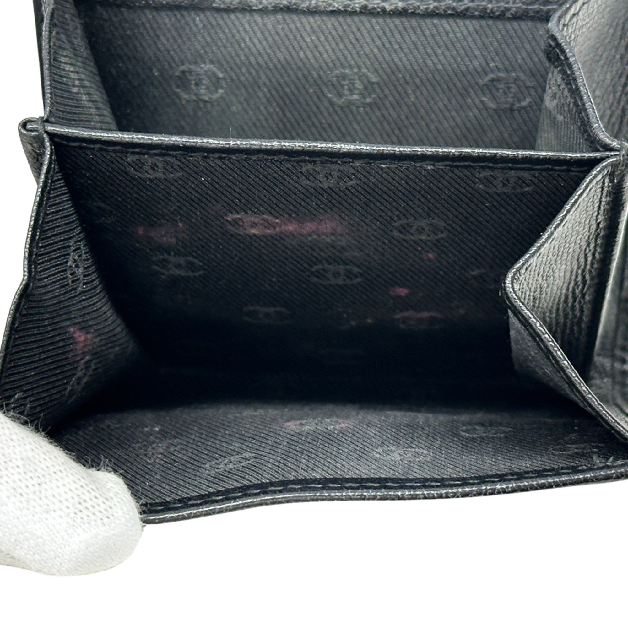 Chanel Black Leather Wallet (Bi-Fold) (Pre-Owned)