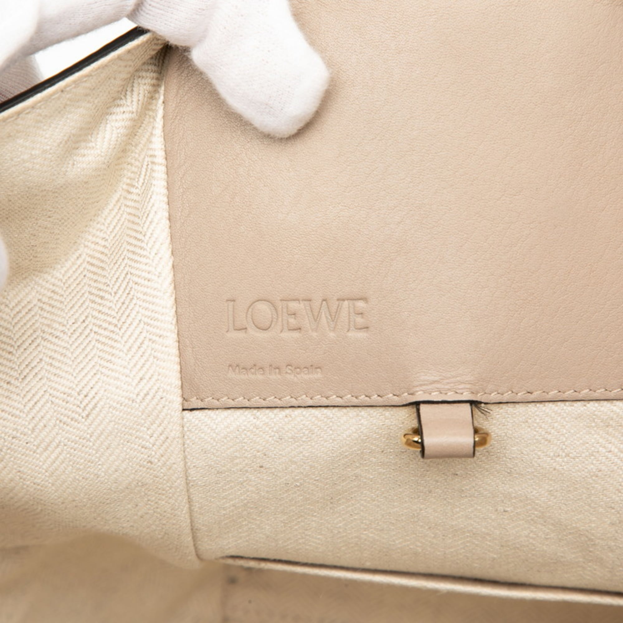 Loewe Beige Leather Handbag Shoulder Bag (Pre-Owned)
