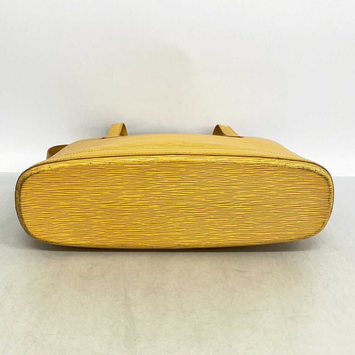 Louis Vuitton Jaune Shoulder Bag (Pre-Owned)