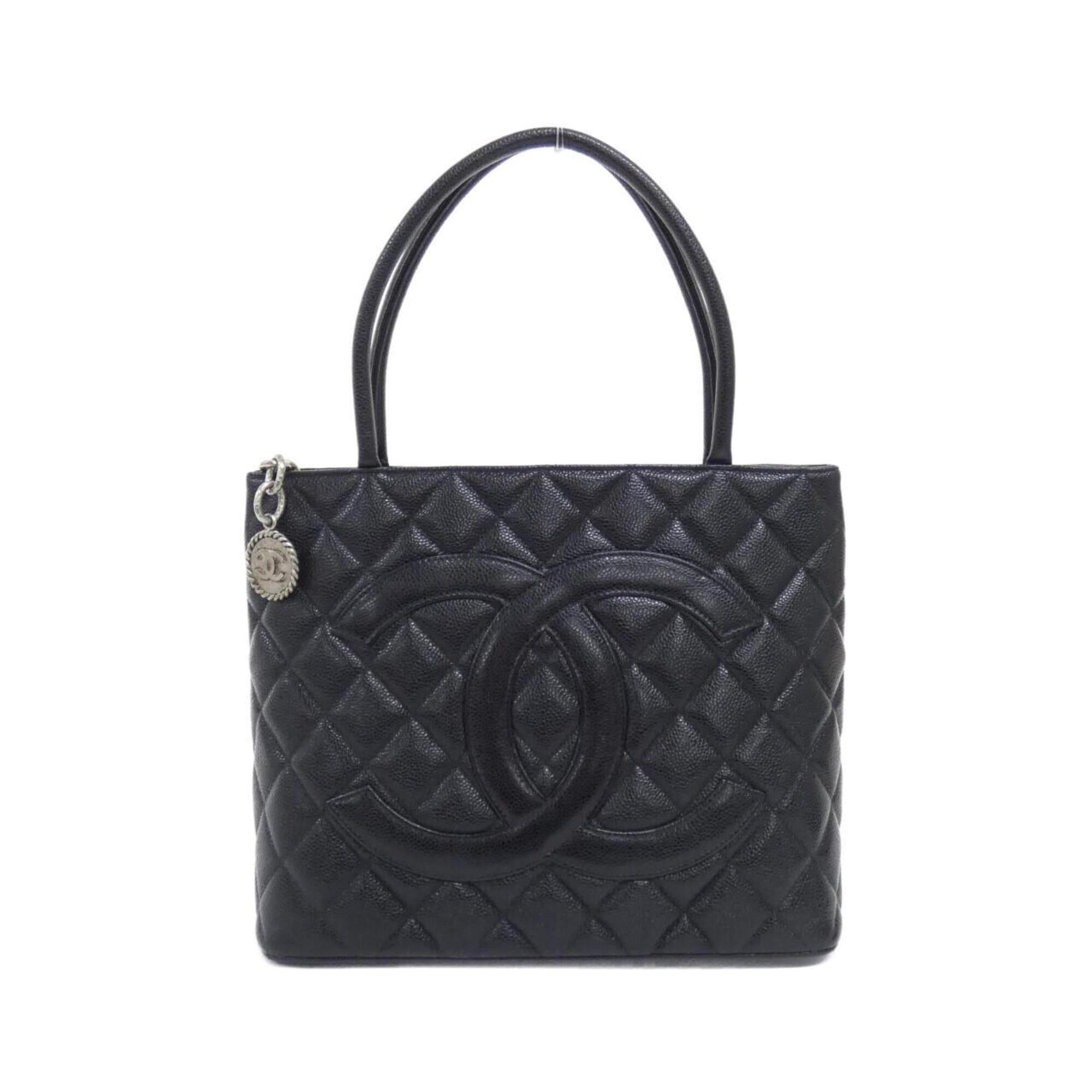 Chanel Black Grained Calfskin Handbag (Pre-Owned)