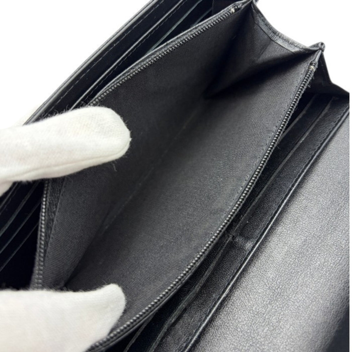 Chanel Black Leather Long Wallet (Bi-Fold) (Pre-Owned)