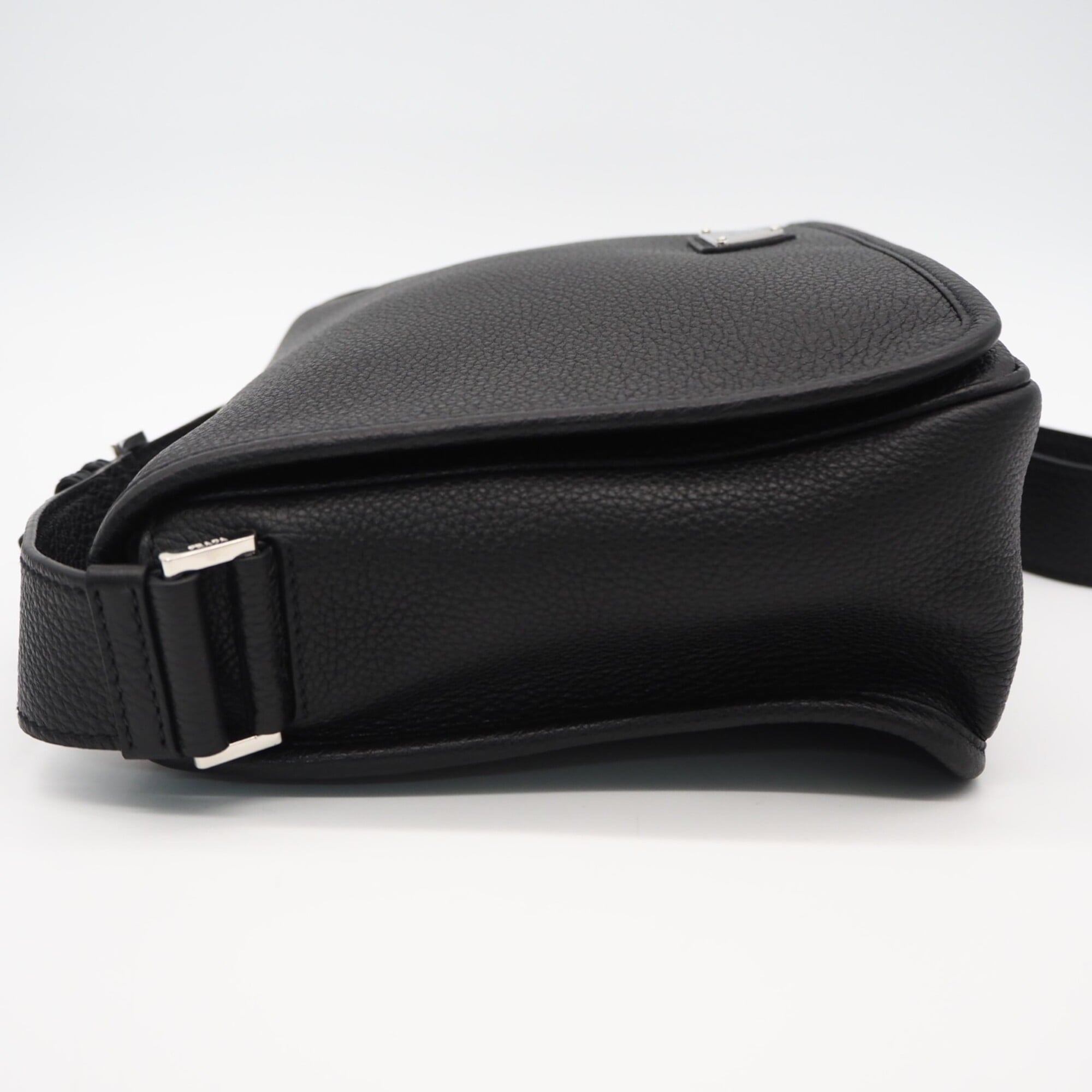 Prada Black Leather Shoulder Bag (Pre-Owned)