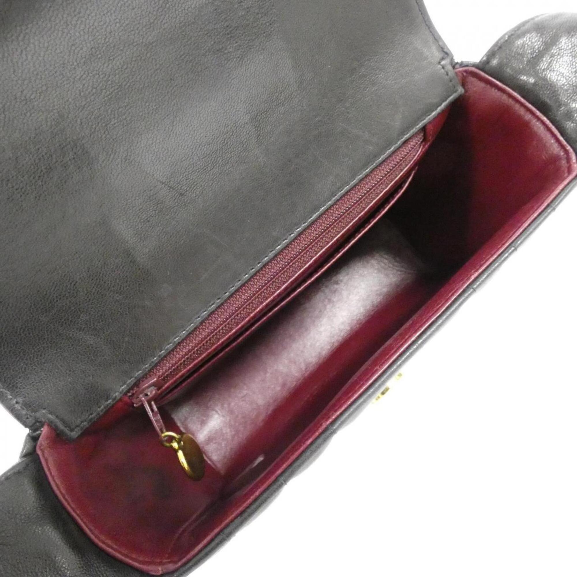 Chanel Black Leather Shoulder Bag (Pre-Owned)