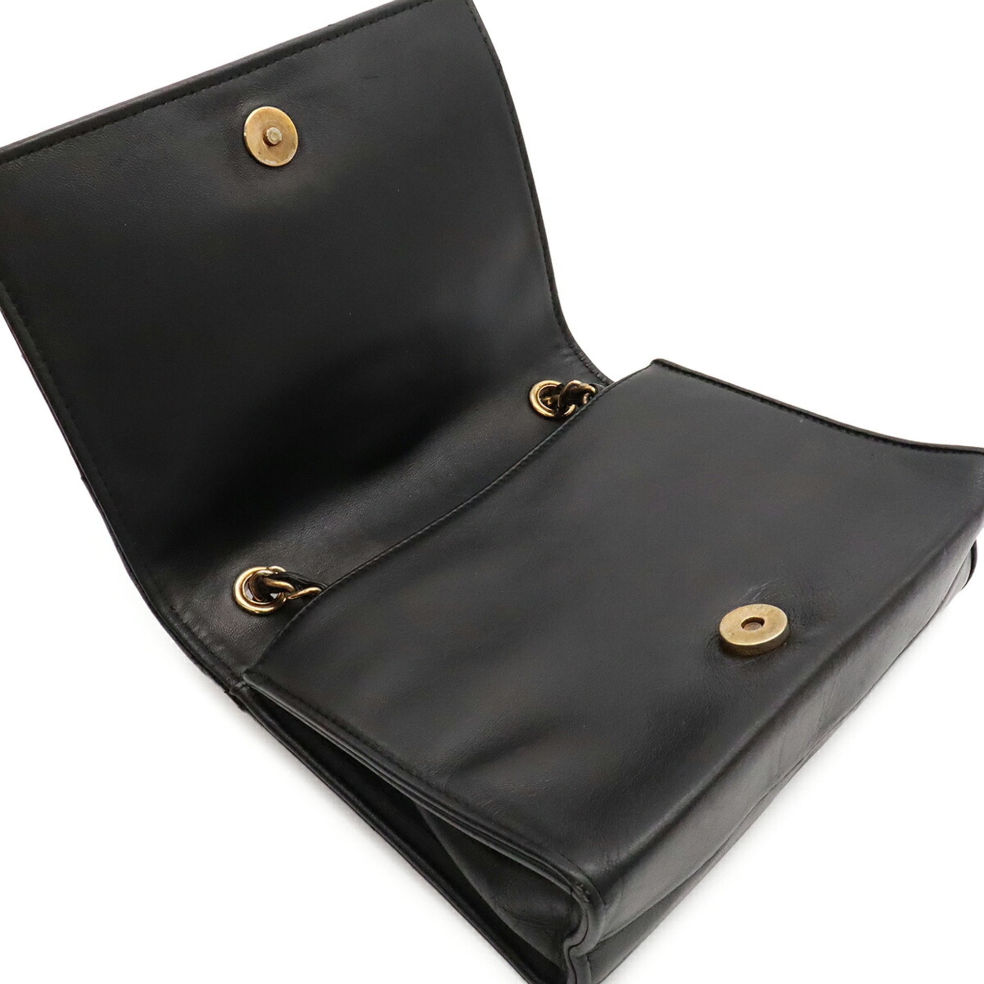 Chanel Black Pochette Shoulder Bag (Pre-Owned)