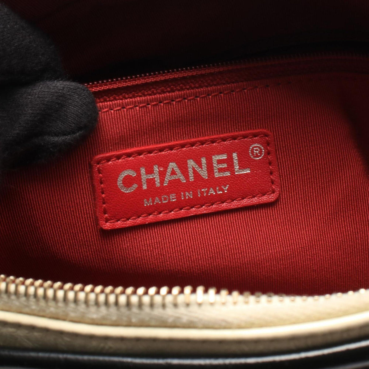 Chanel Black White Leather Handbag Shoulder Bag (Pre-Owned)