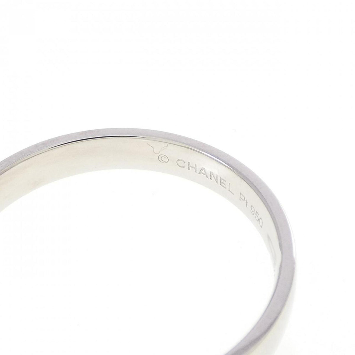 Chanel Platinum 950 Band Ring (Pre-Owned)