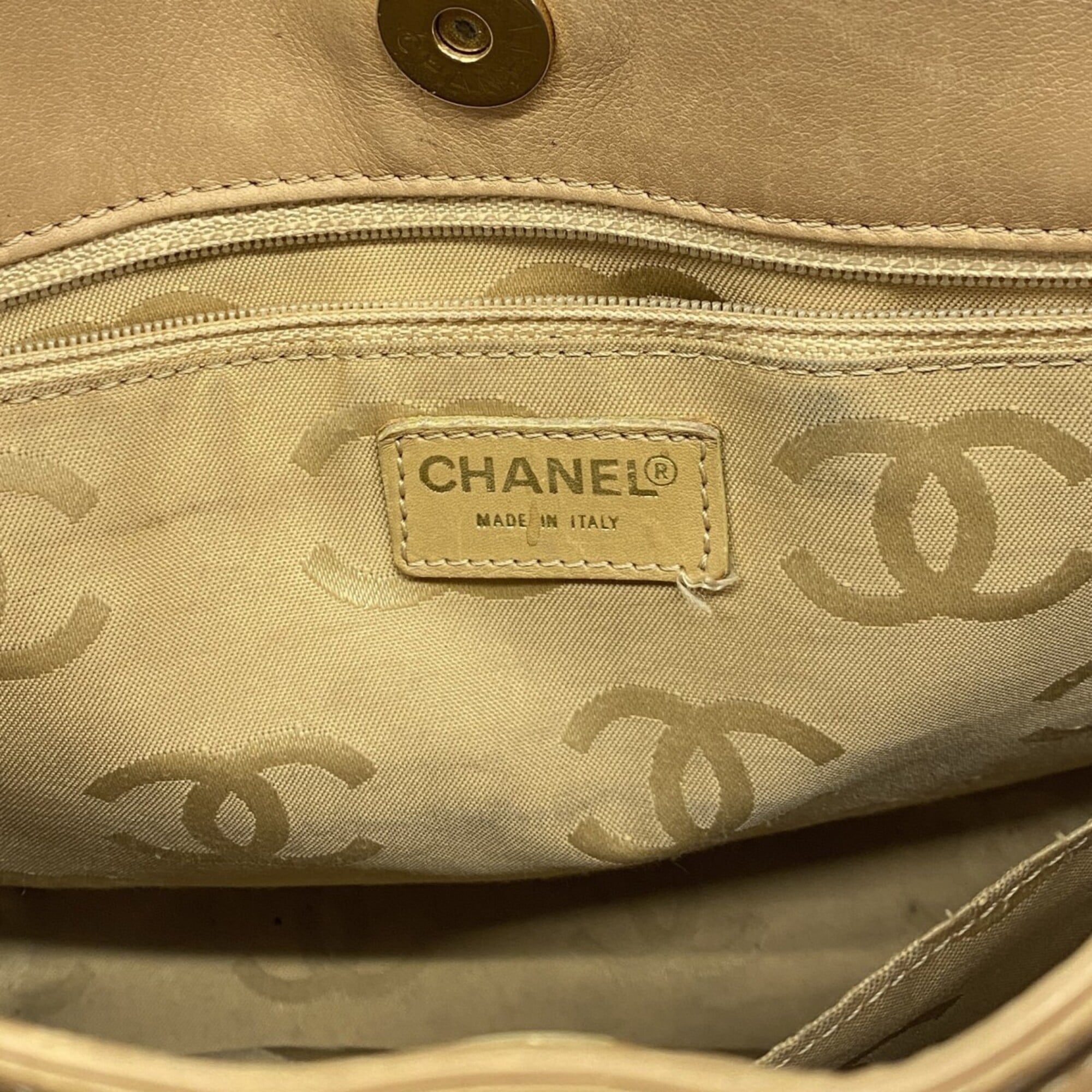 Chanel Beige Leather Tote Bag (Pre-Owned)
