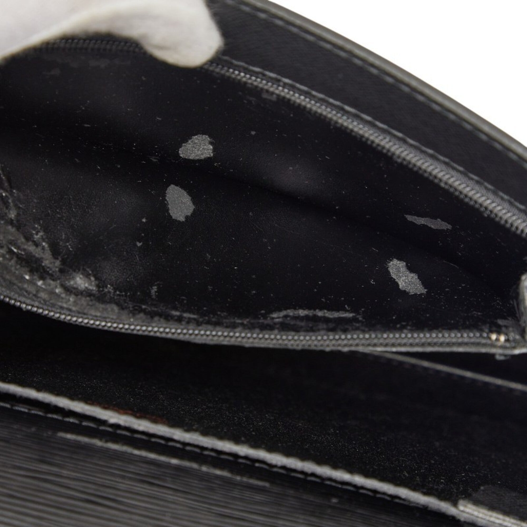 Louis Vuitton Black Noir Leather Shoulder Bag (Pre-Owned)