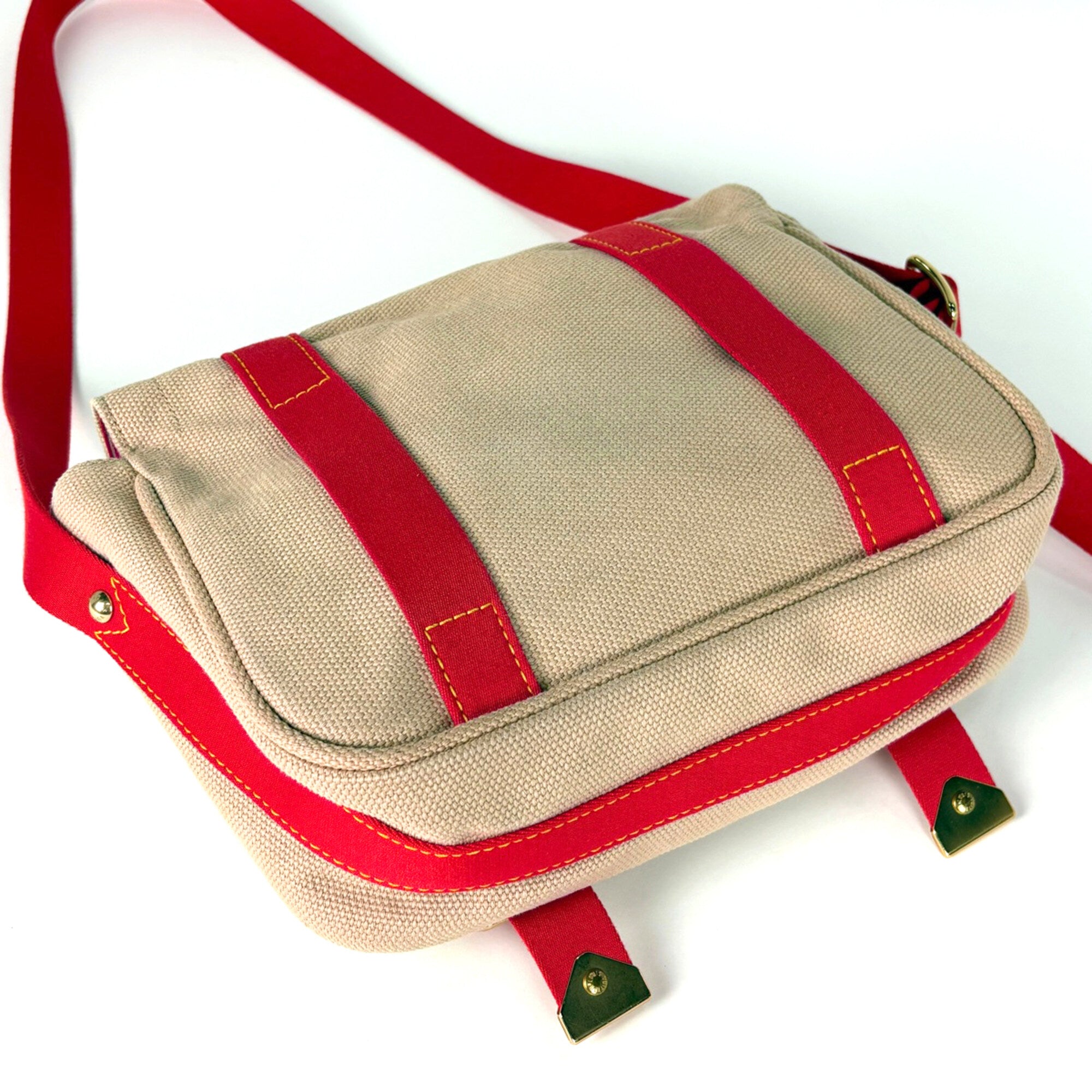 Louis Vuitton Beige Shoulder Bag (Pre-Owned)