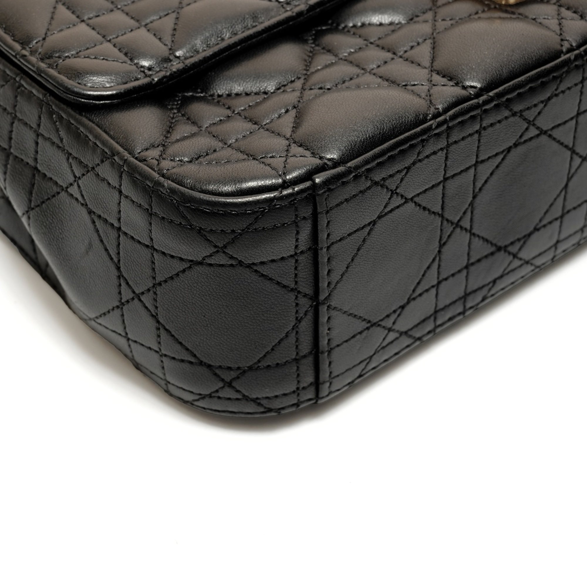 Christian Dior Black Leather Shoulder Bag (Pre-Owned)