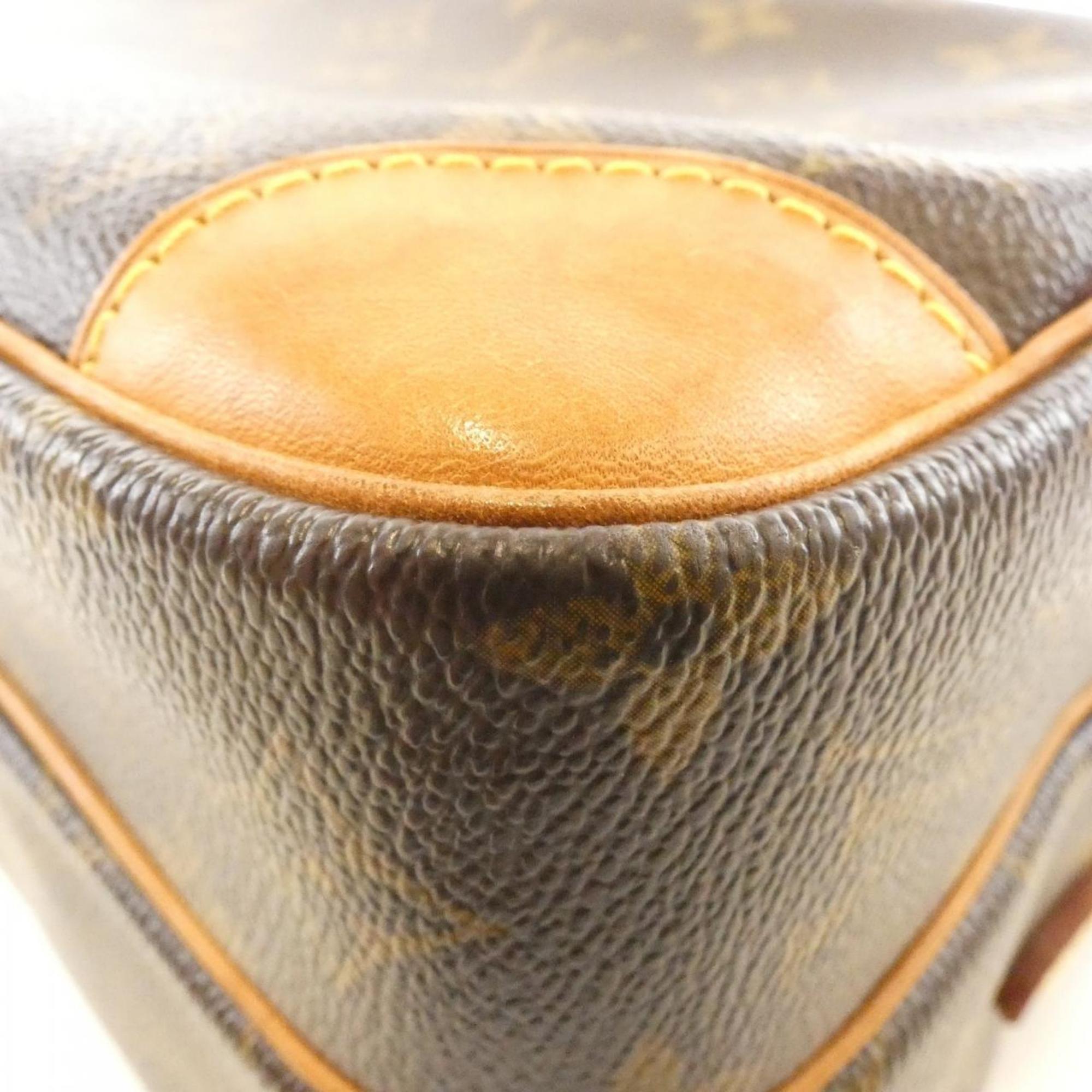 Louis Vuitton Marron Coated Canvas Shoulder Bag (Pre-Owned)
