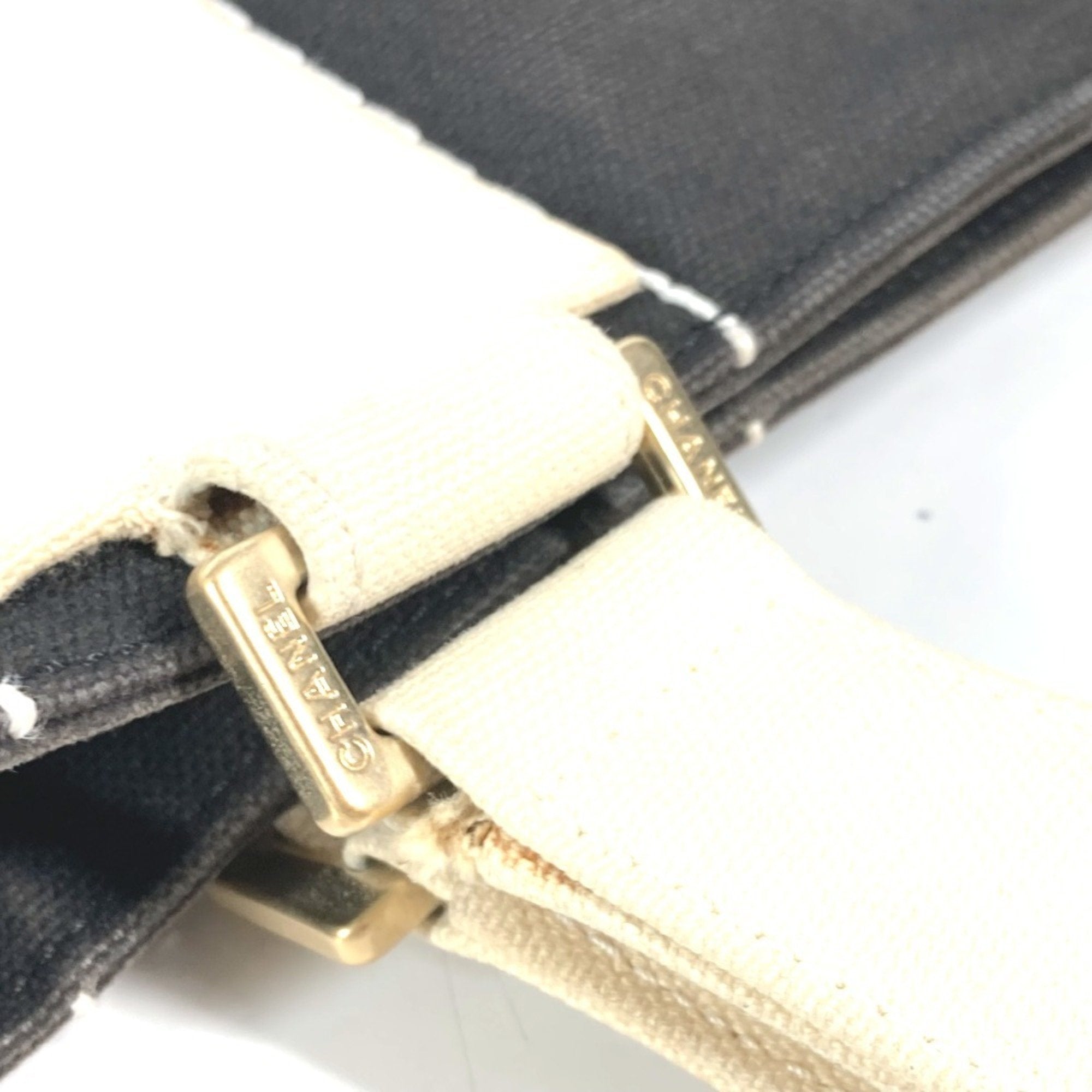 Chanel Black White Canvas Handbag Tote Bag (Pre-Owned)