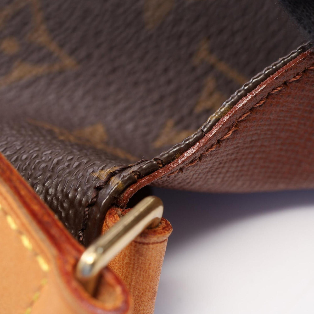 Louis Vuitton Brown Monogram Monogram Leather Handbag Shoulder Bag (Pre-Owned)