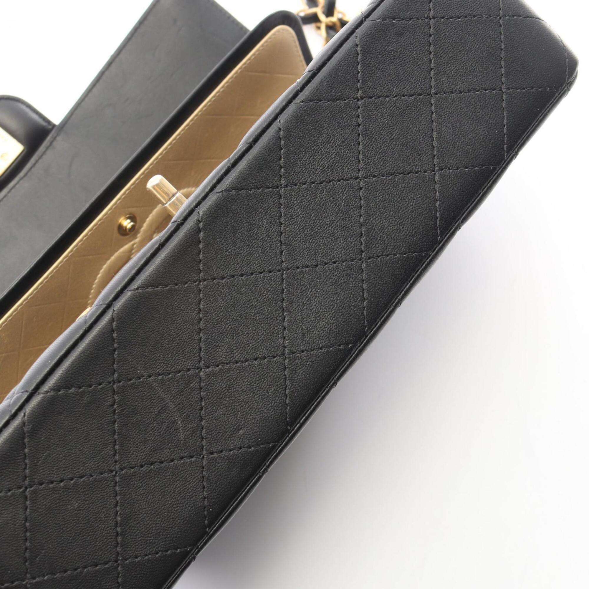Chanel Matelasse Black Leather Shoulder Bag (Pre-Owned)