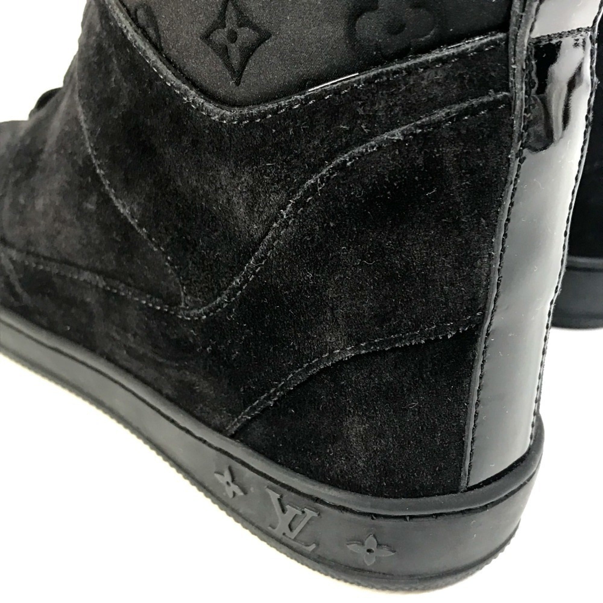 Louis Vuitton Black Sneakers (Pre-Owned)