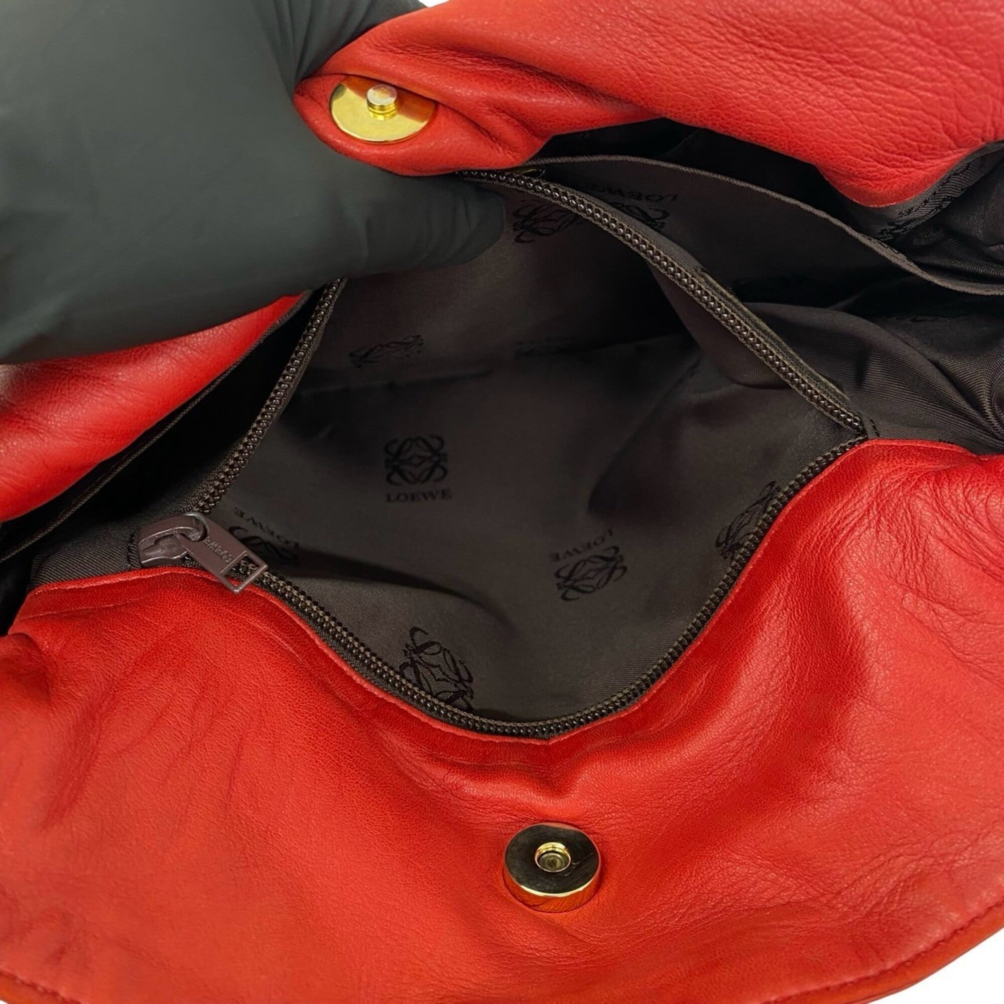Loewe Red Color Leather Shoulder Bag (Pre-Owned)