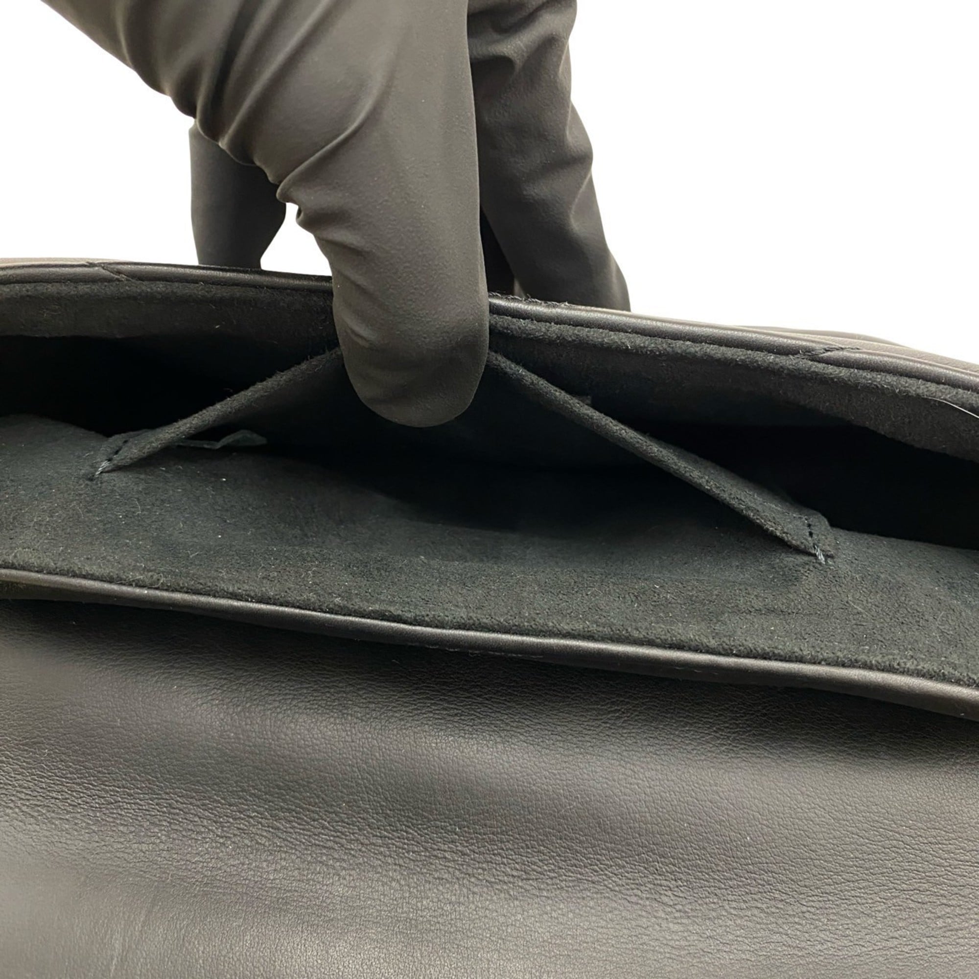 Louis Vuitton Black Leather Handbag Shoulder Bag (Pre-Owned)