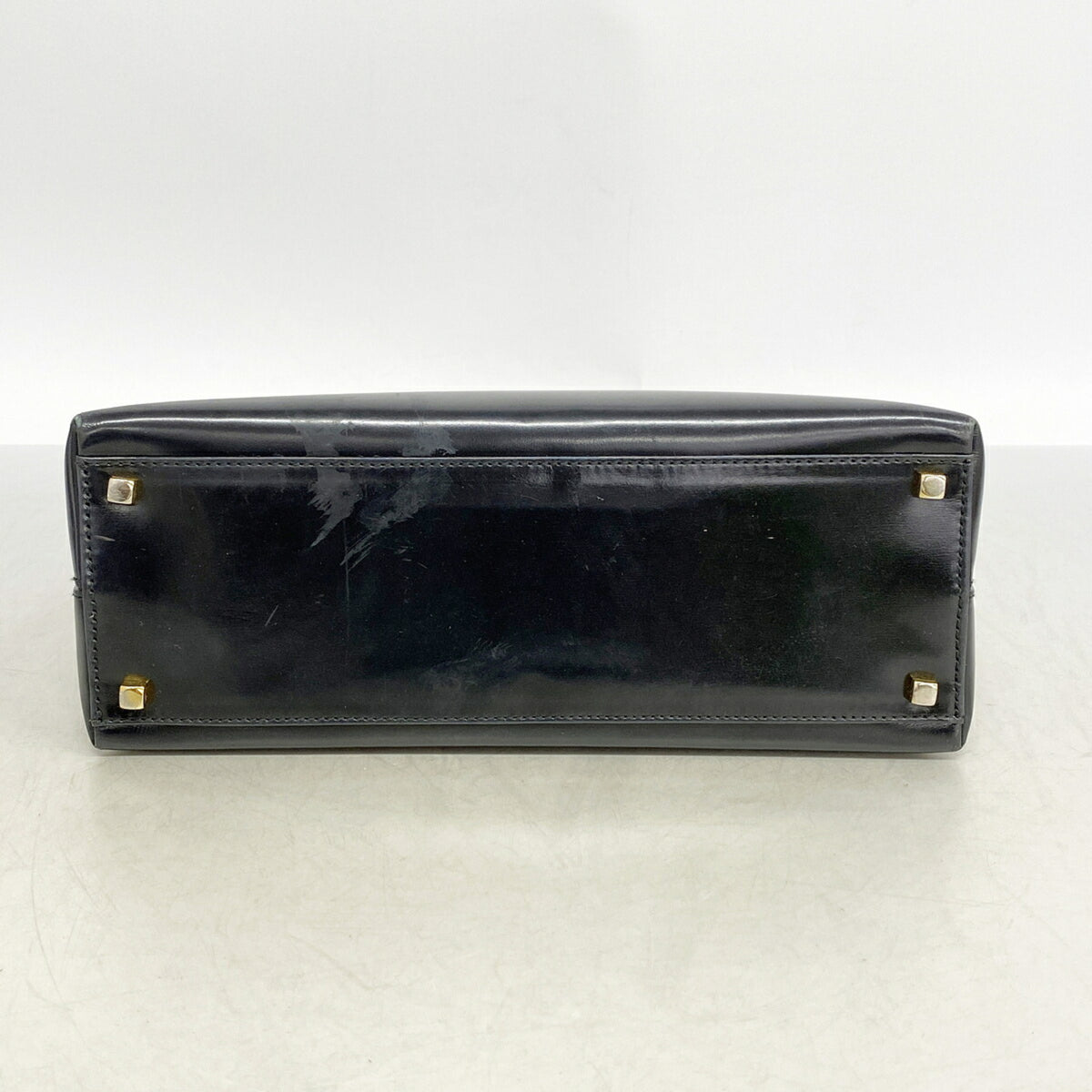 Salvatore Ferragamo Black Leather Handbag (Pre-Owned)
