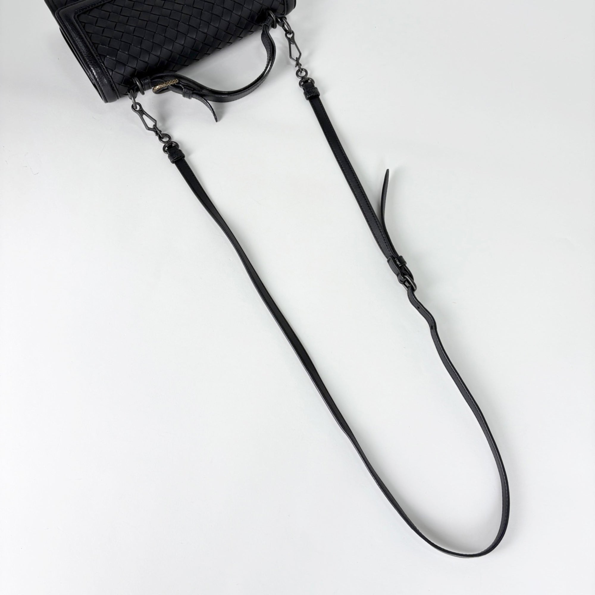 Bottega Veneta Black Leather Handbag (Pre-Owned)