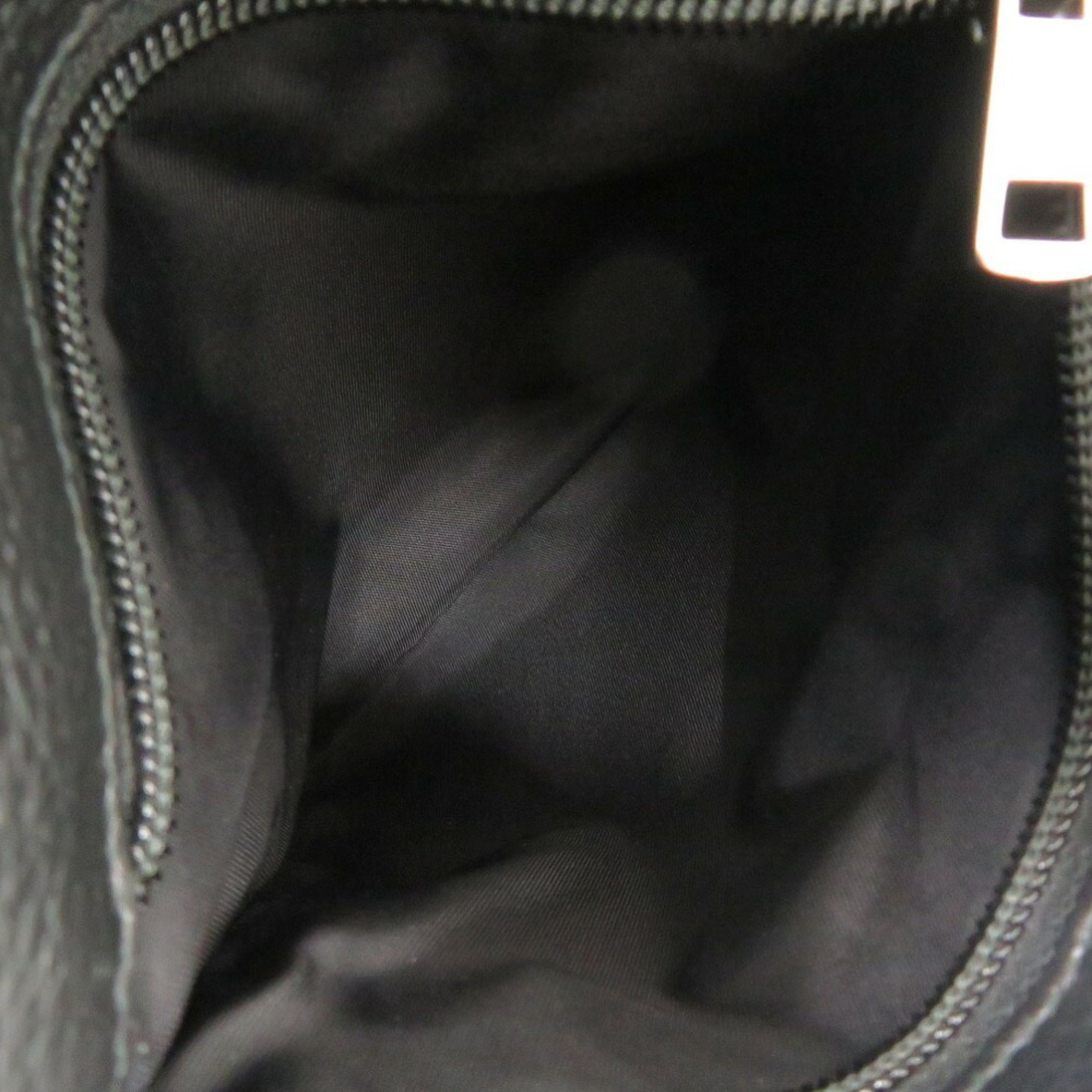 Gucci Black Nylon Shoulder Bag (Pre-Owned)