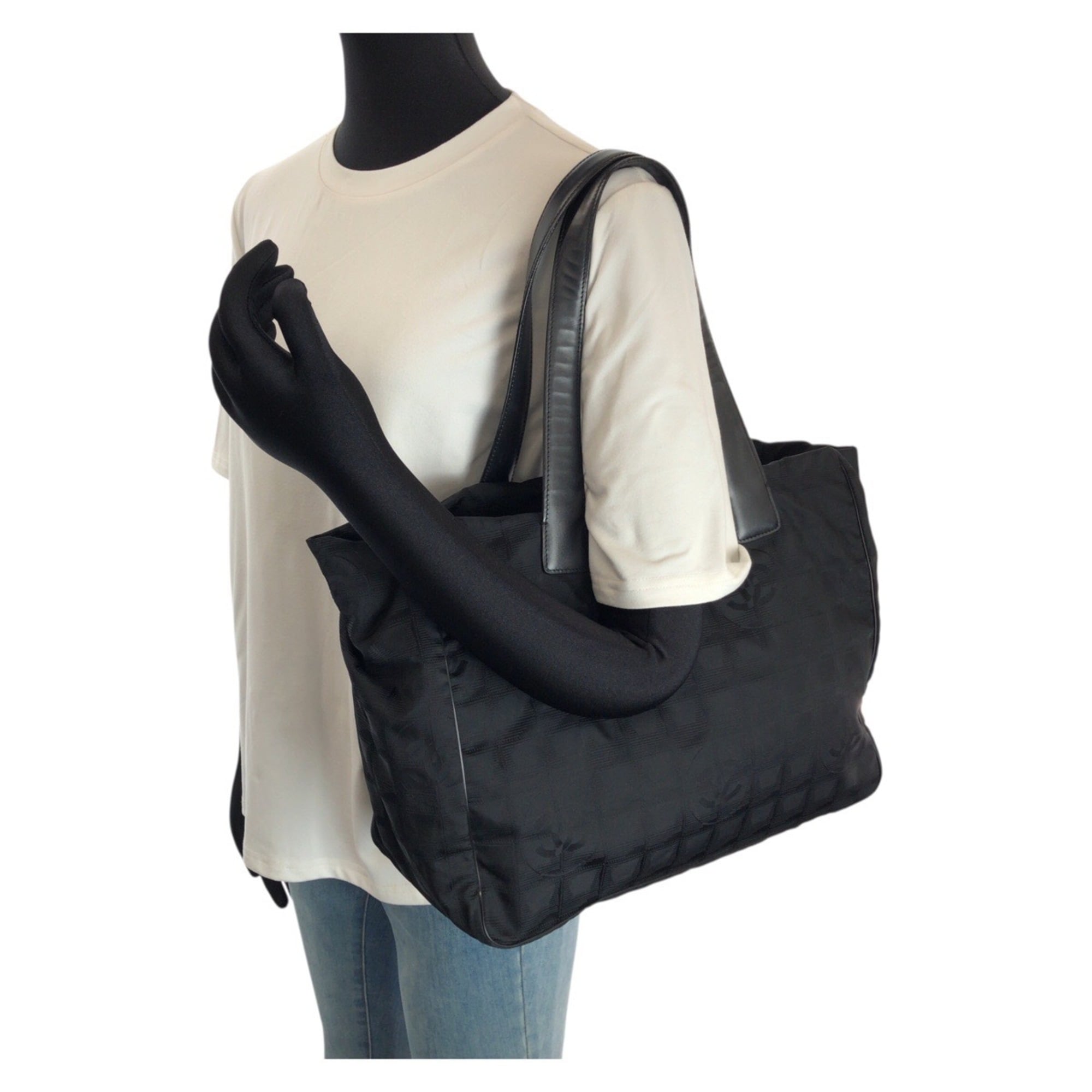 Chanel Black New Travel Line Shoulder Bag Tote Bag (Pre-Owned)