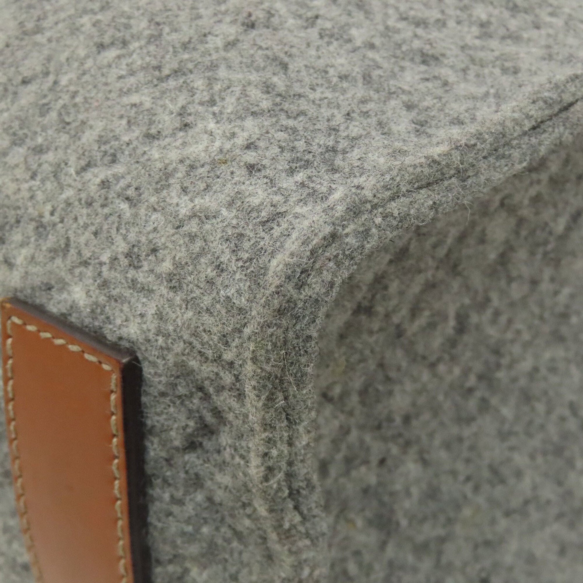 Gucci Gray Felt Tote Bag (Pre-Owned)