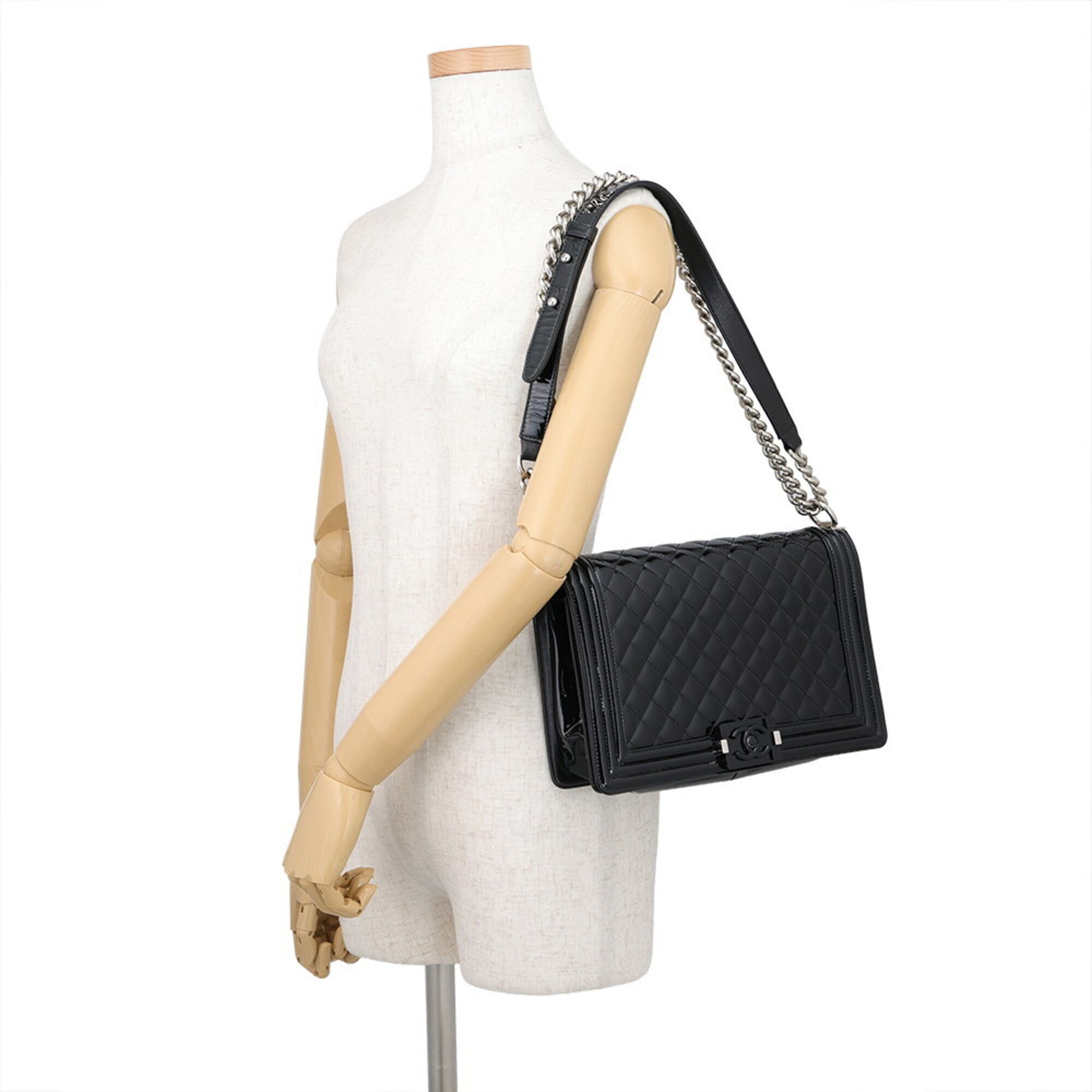 Chanel Matelasse Black Patent Leather Handbag Shoulder Bag (Pre-Owned)