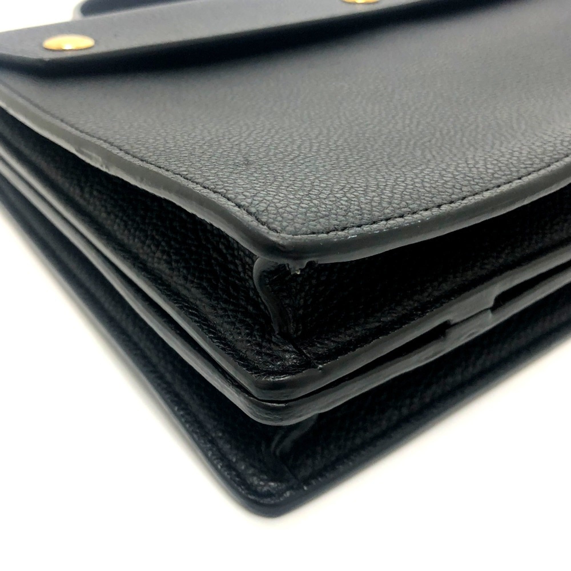 Burberry Black Leather Handbag (Pre-Owned)