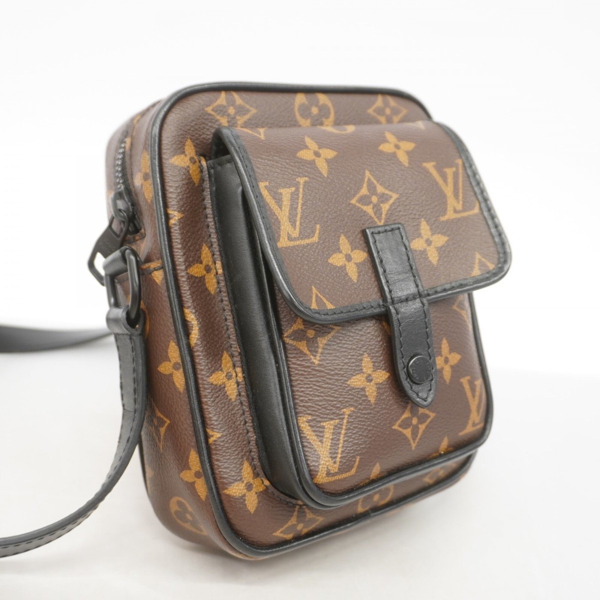 Louis Vuitton Brown Shoulder Bag (Pre-Owned)