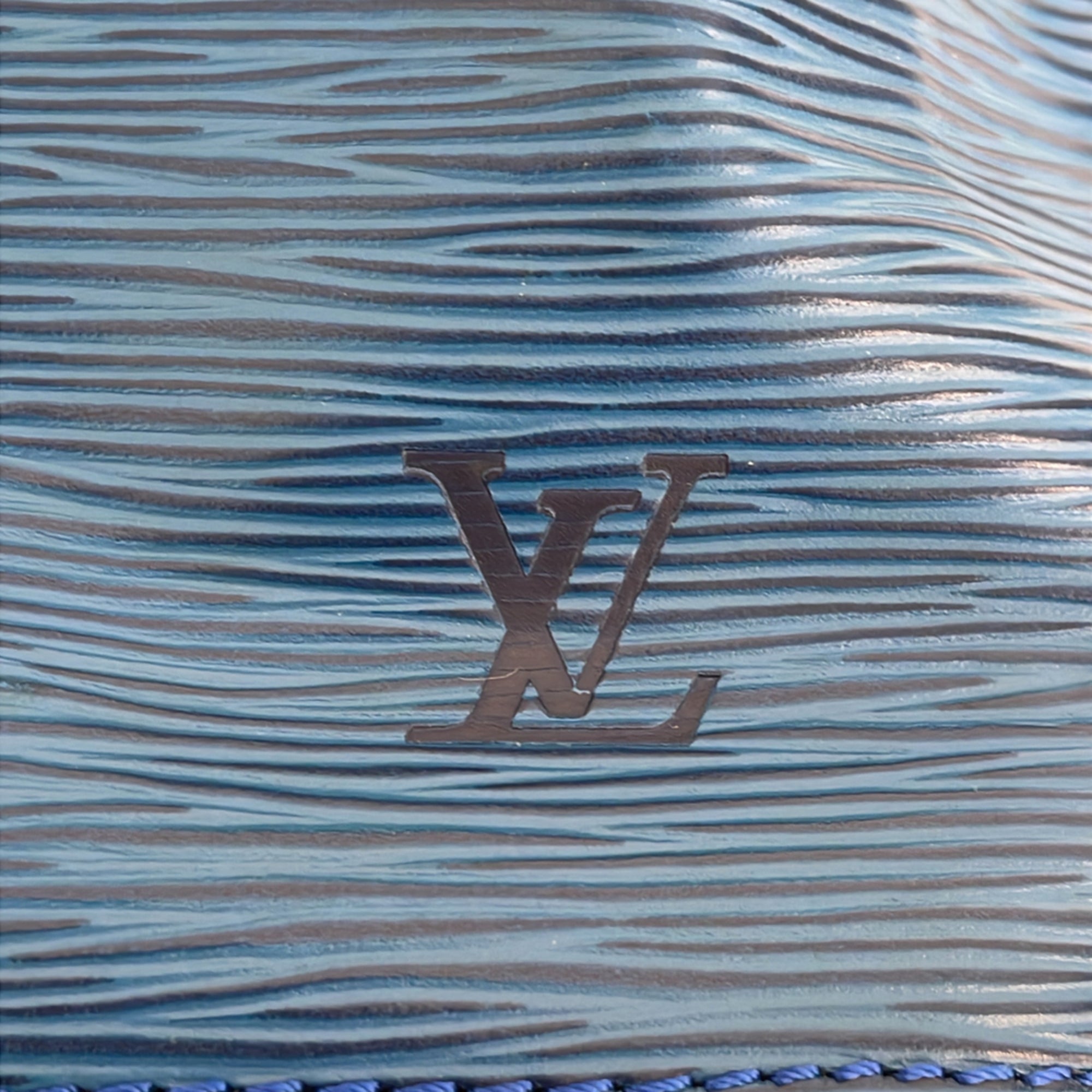 Louis Vuitton Blue Epi Leather Shoulder Bag (Pre-Owned)
