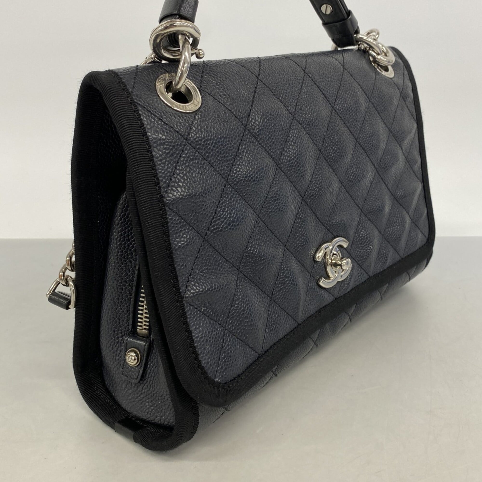 Chanel Black Grained Calfskin Handbag (Pre-Owned)