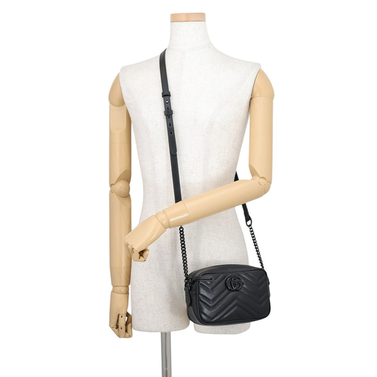 Gucci Gg Marmont Black Leather Shoulder Bag (Pre-Owned)