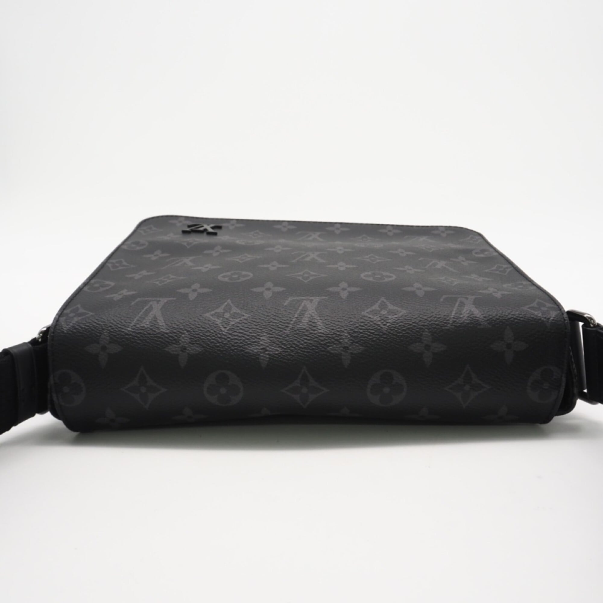 Louis Vuitton Black Gray Monogram Eclipse Leather Shoulder Bag (Pre-Owned)