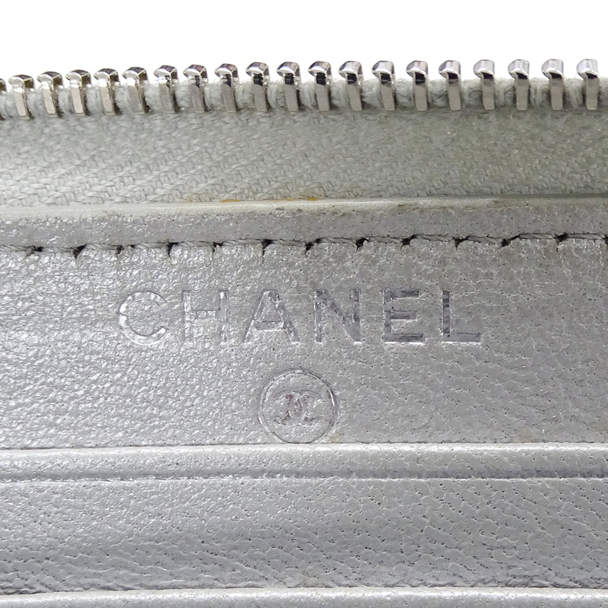 Chanel Silver Grained Calfskin Chain/Shoulder Wallet (Pre-Owned)