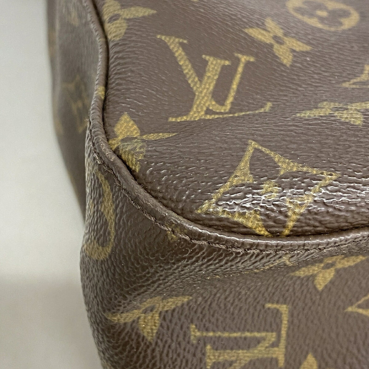 Louis Vuitton Brown Shoulder Bag (Pre-Owned)