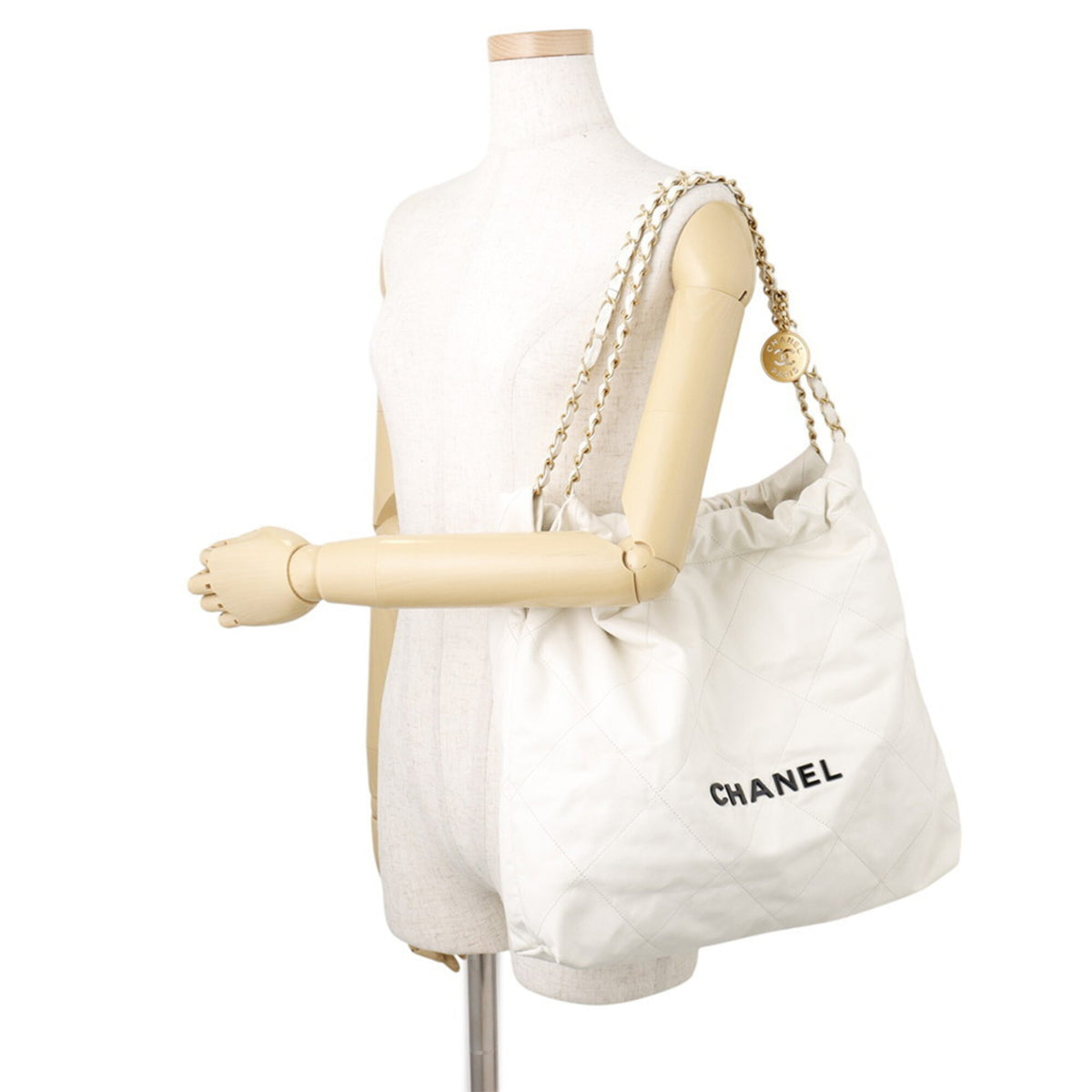 Chanel Matelasse White Leather Handbag (Pre-Owned)