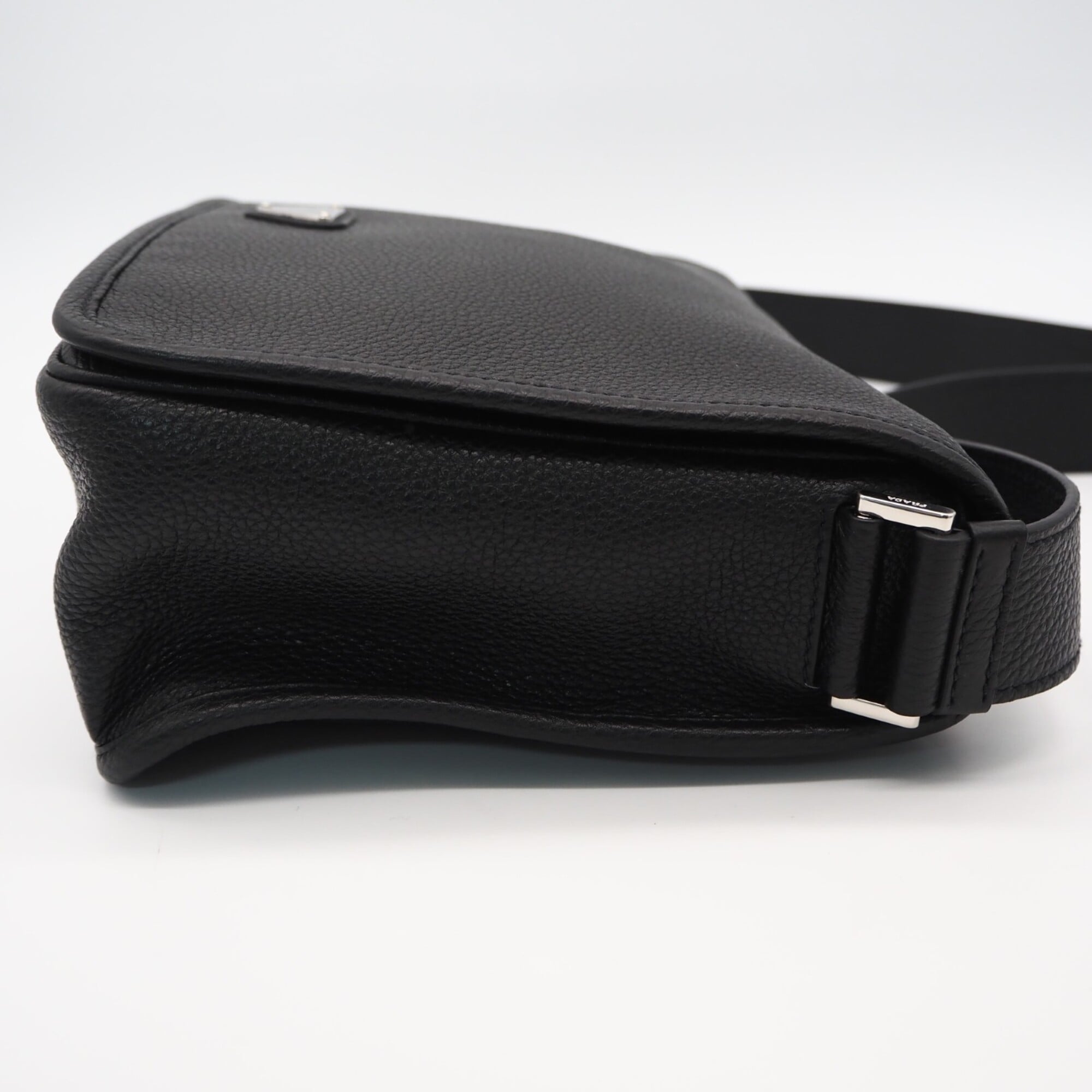 Prada Black Leather Shoulder Bag (Pre-Owned)