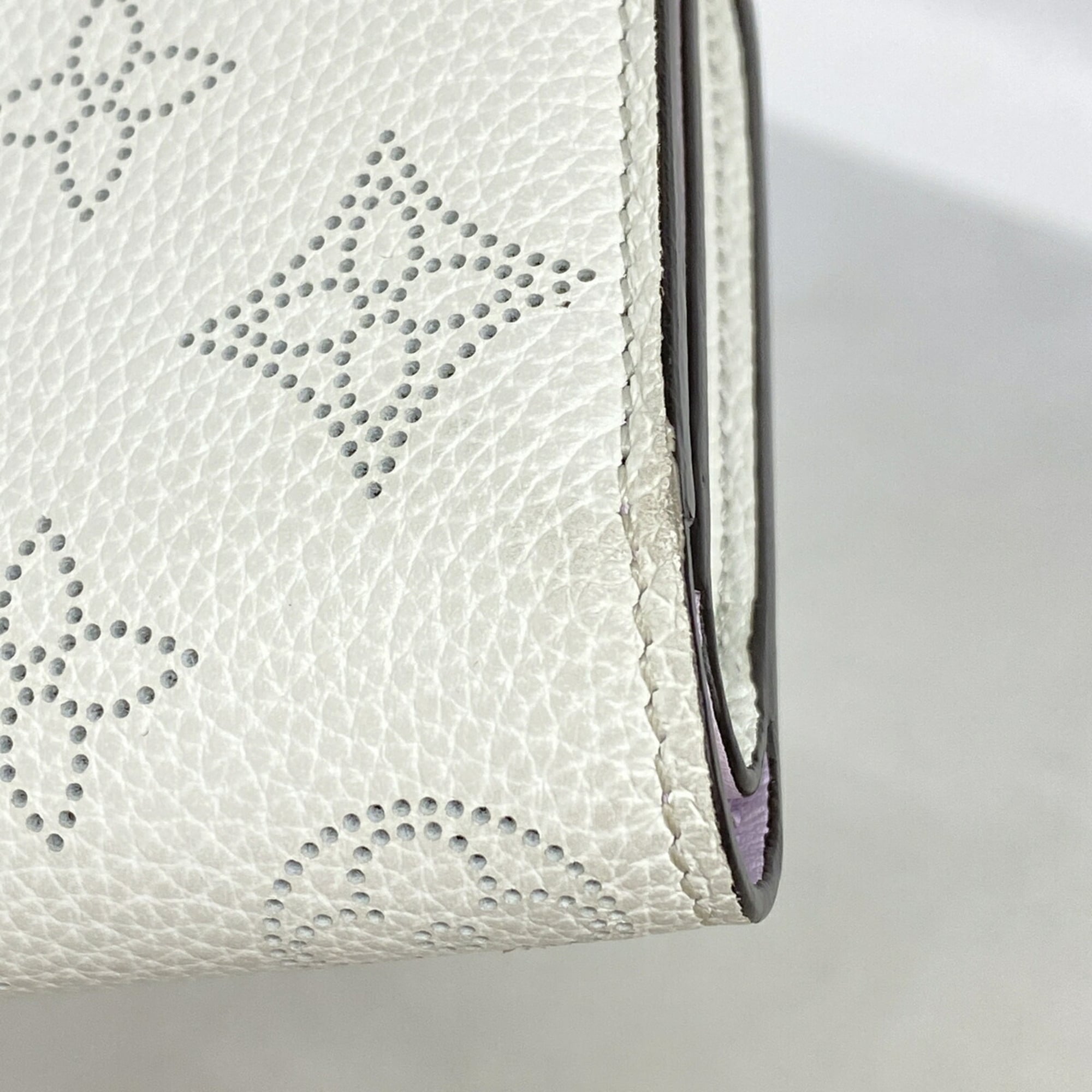 Louis Vuitton Blanc Wallet (Bi-Fold) (Pre-Owned)