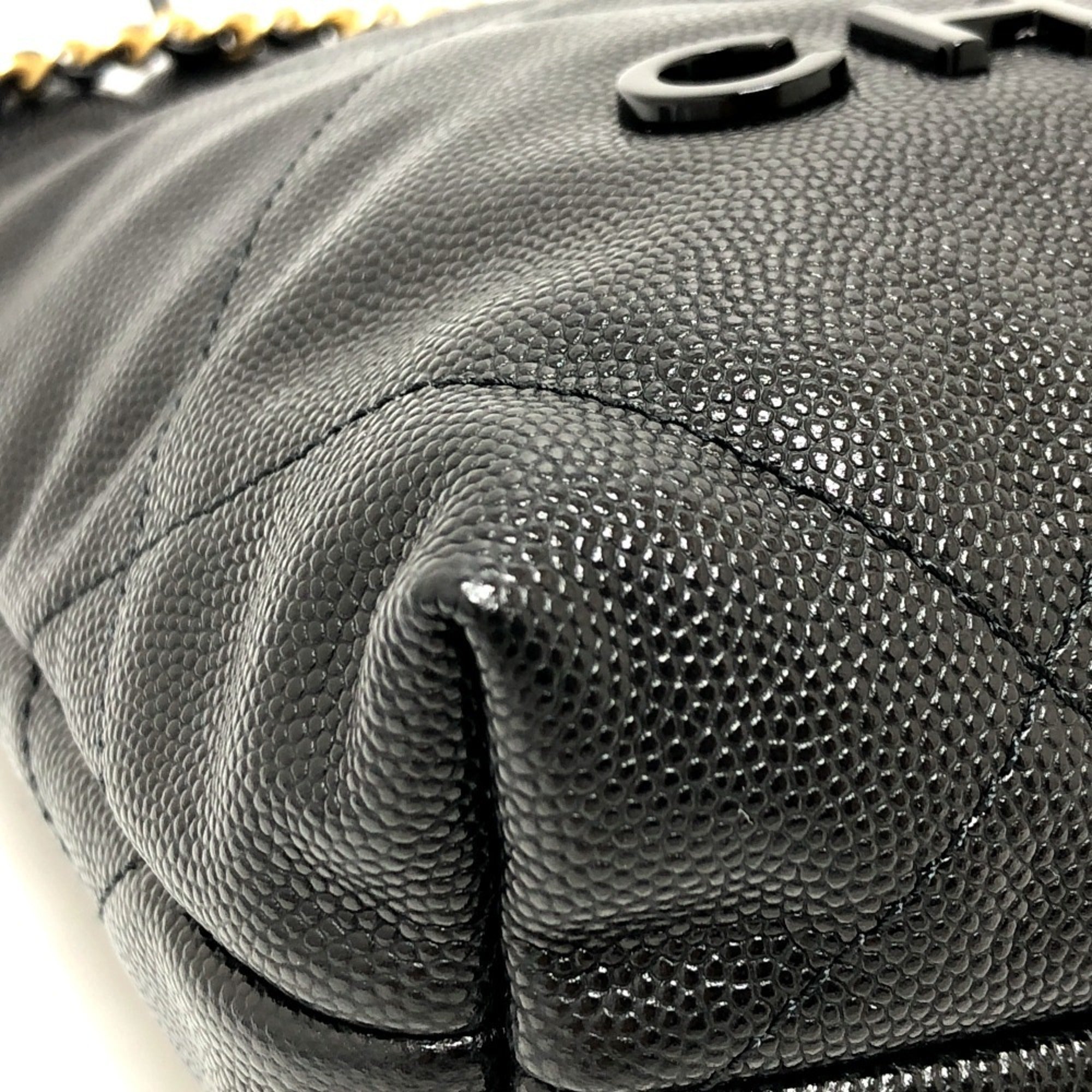 Chanel Black Grained Calfskin Shoulder Bag (Pre-Owned)