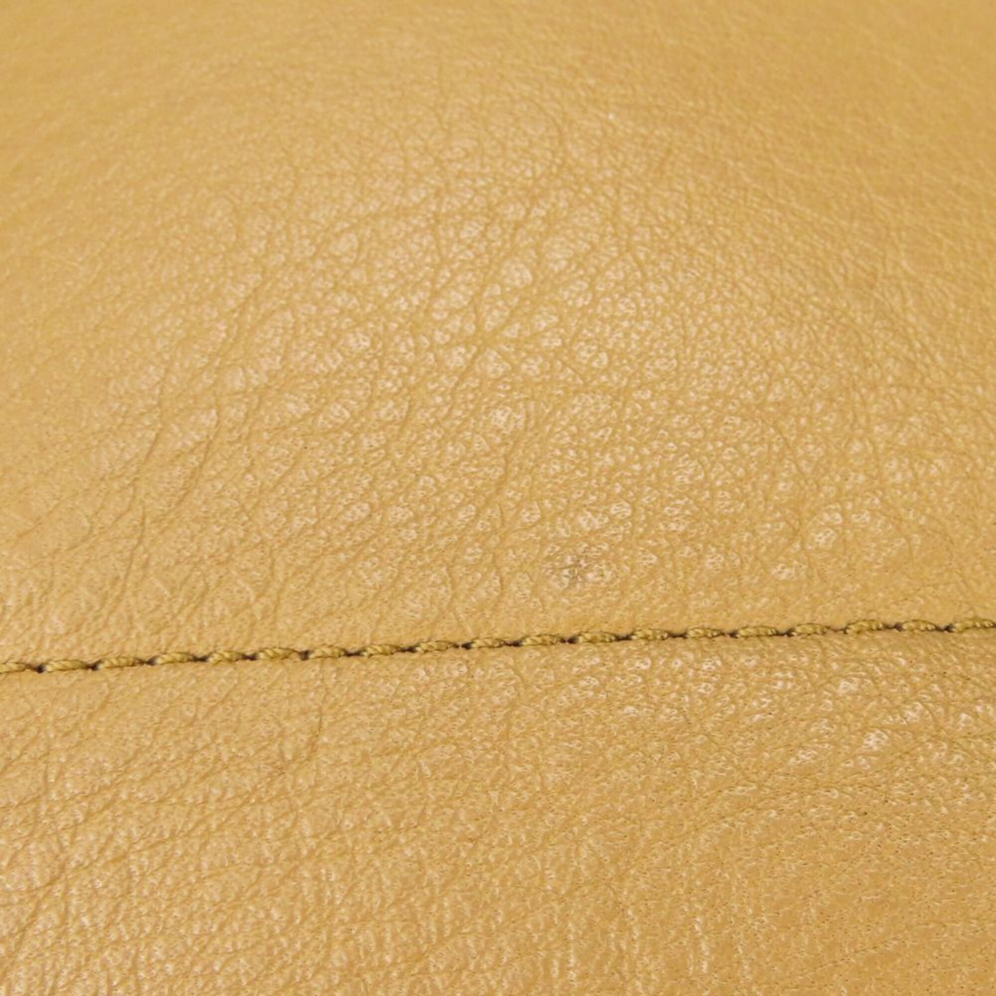 Coach Beige Leather Shoulder Bag (Pre-Owned)