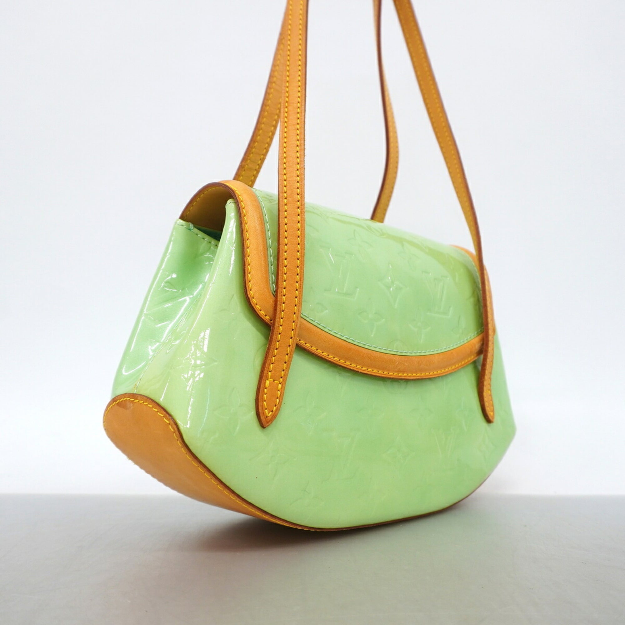 Louis Vuitton Peppermint Handbag (Pre-Owned)