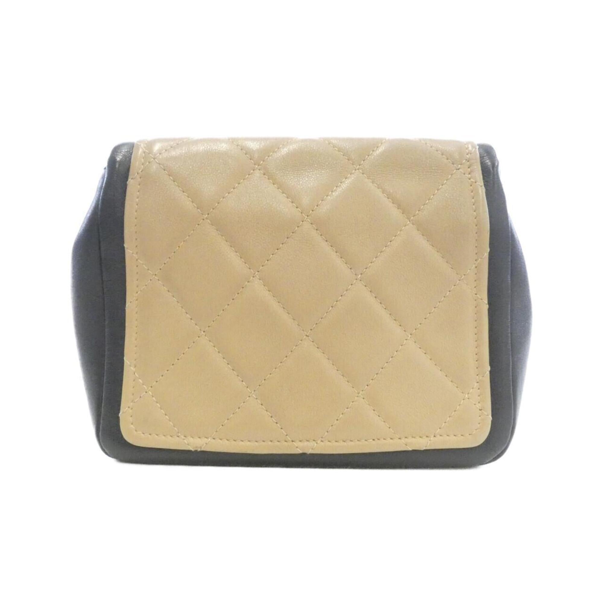 Chanel Beige Black Leather Shoulder Bag (Pre-Owned)