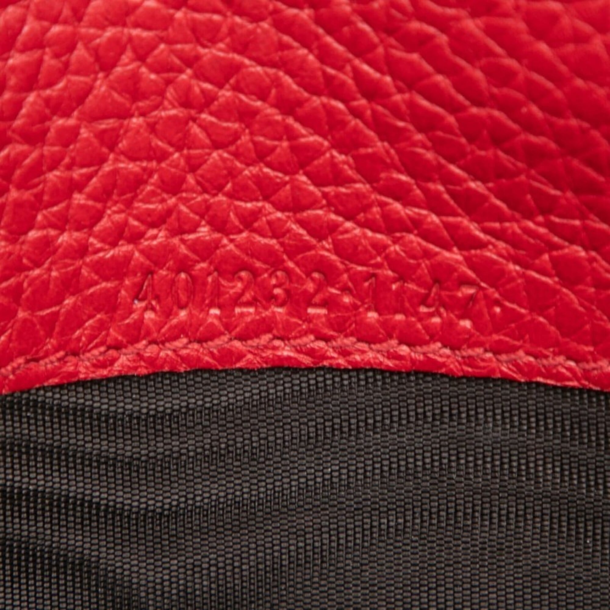 Gucci Red Color Leather Shoulder Bag (Pre-Owned)