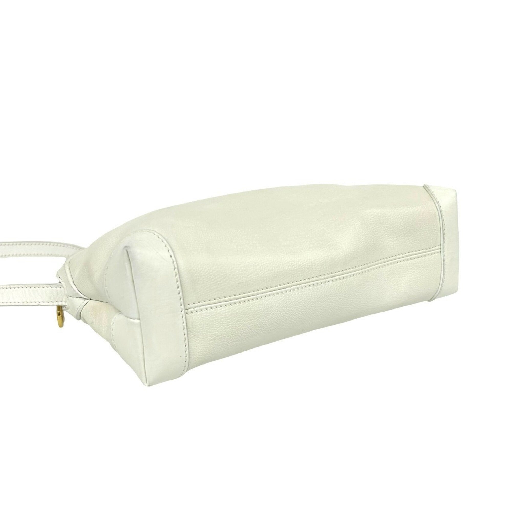 Gucci White Leather Pochette Shoulder Bag (Pre-Owned)