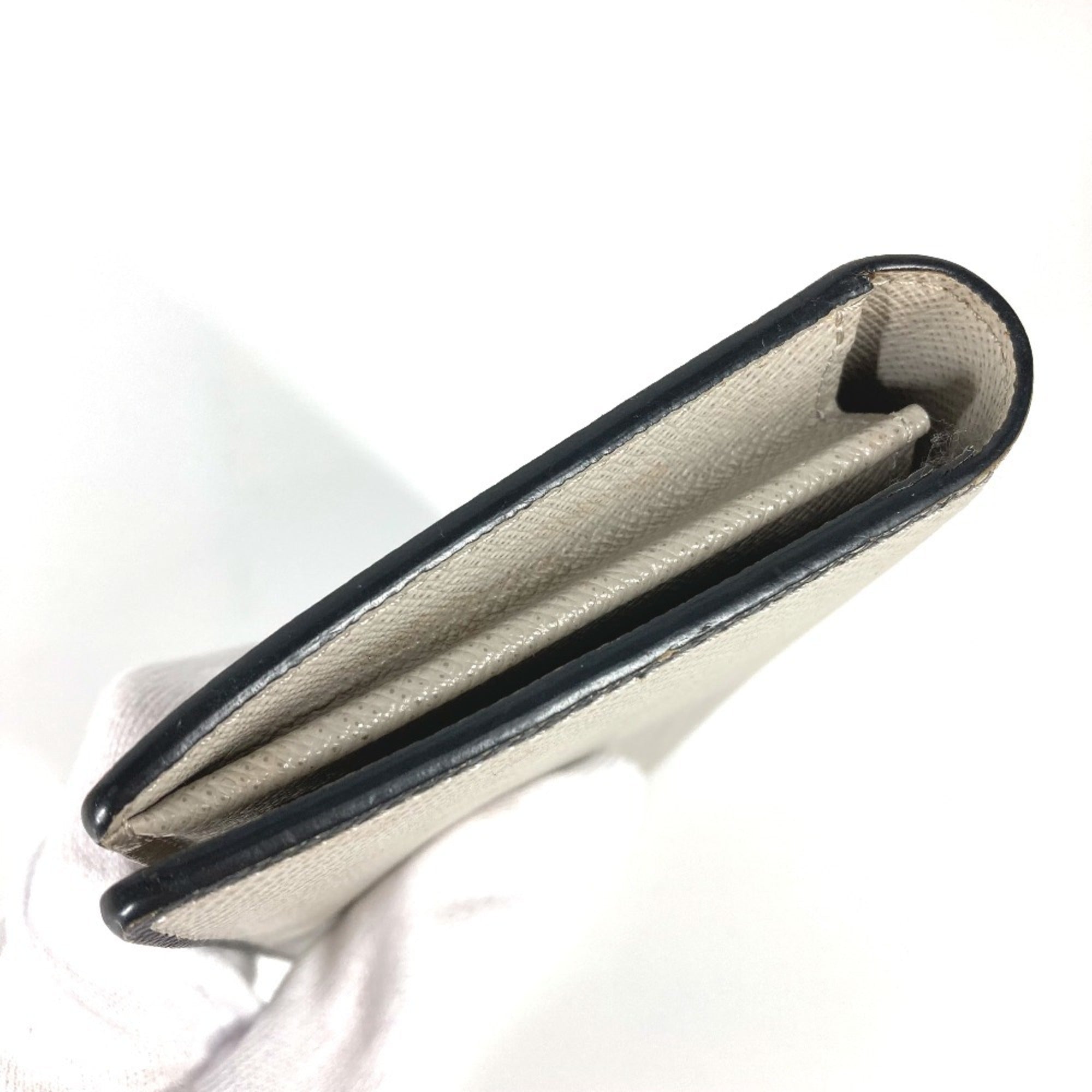 Louis Vuitton Taiga Beige Taiga Leather Long Wallet (Bi-Fold) (Pre-Owned)