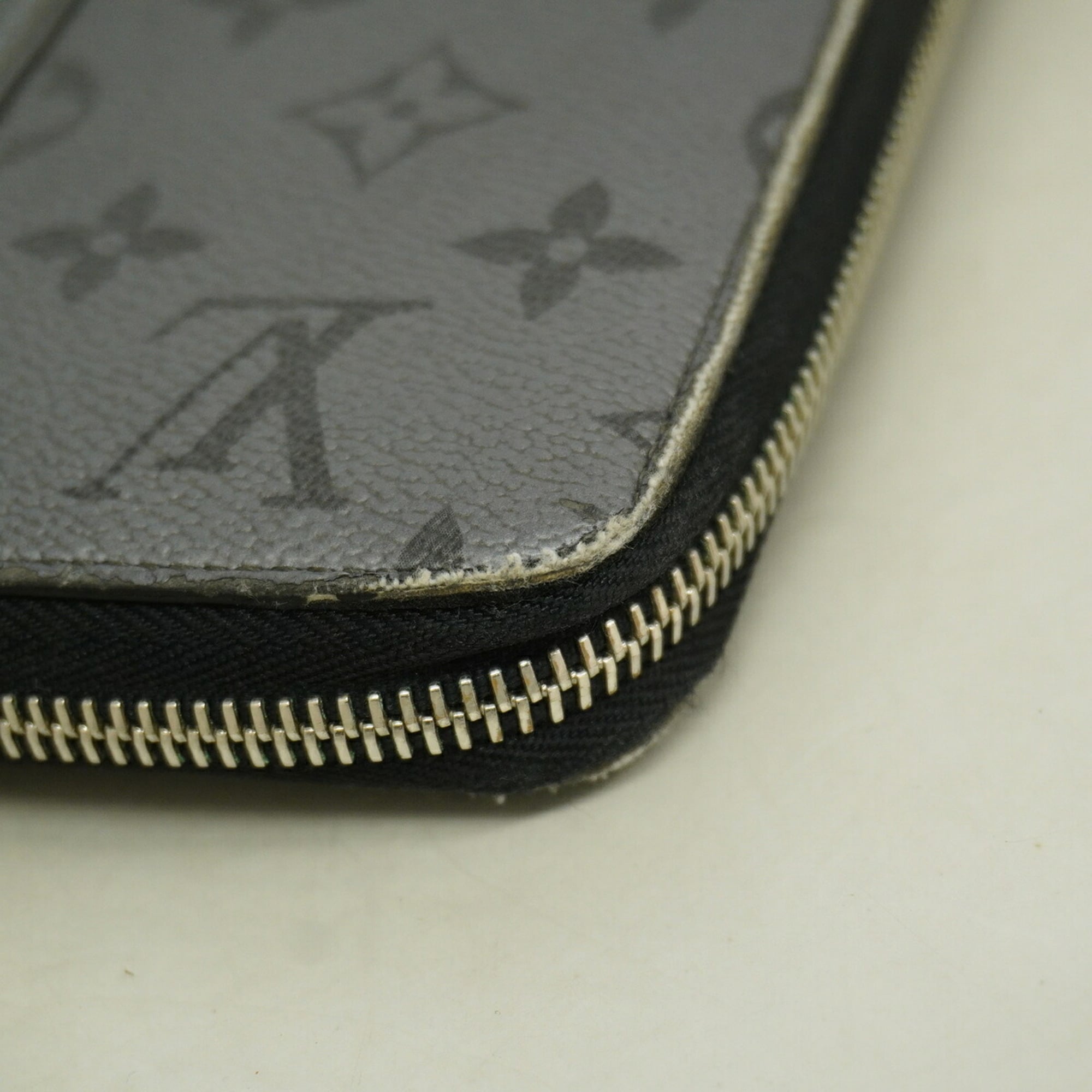 Louis Vuitton Silver Long Wallet (Bi-Fold) (Pre-Owned)