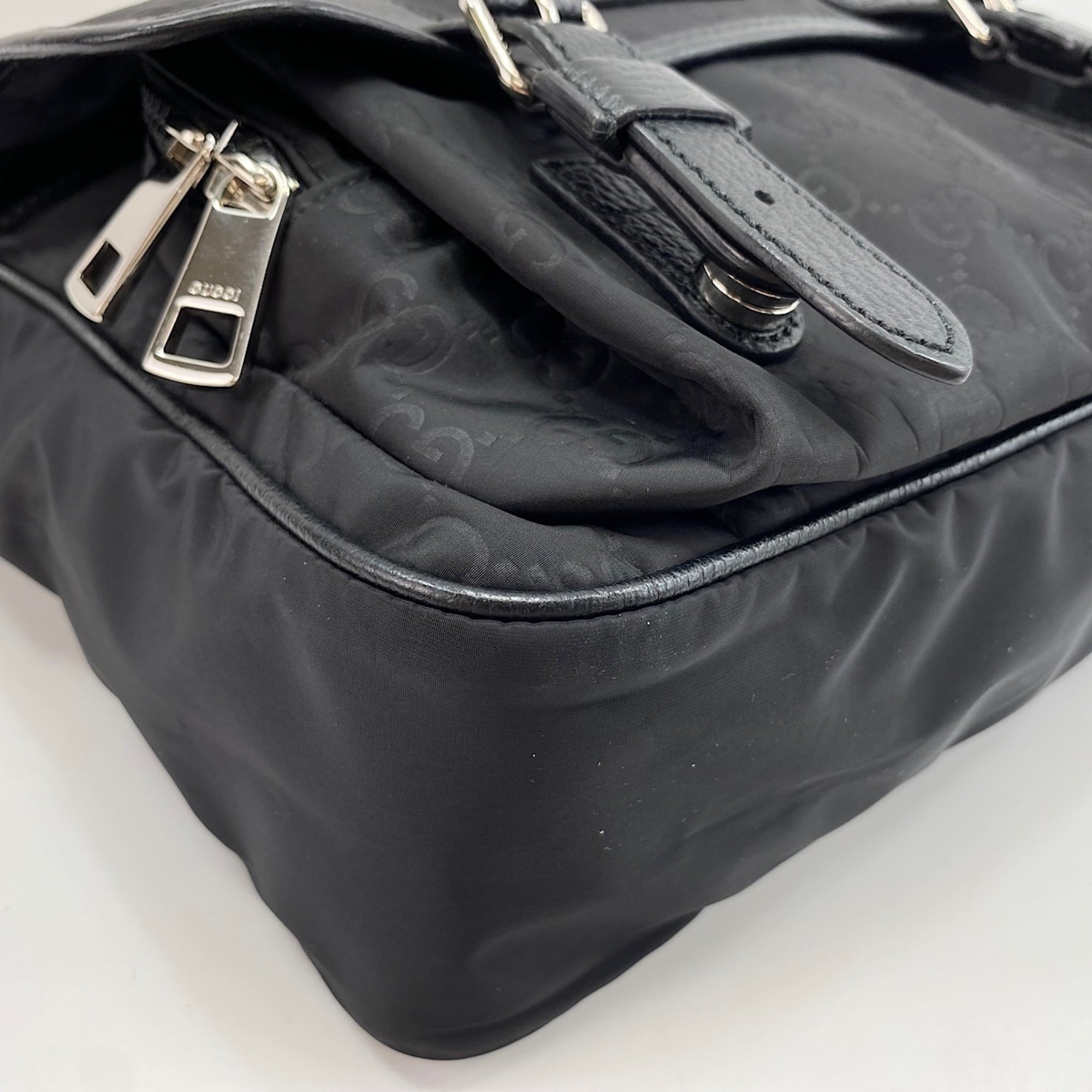 Gucci Black Shoulder Bag (Pre-Owned)