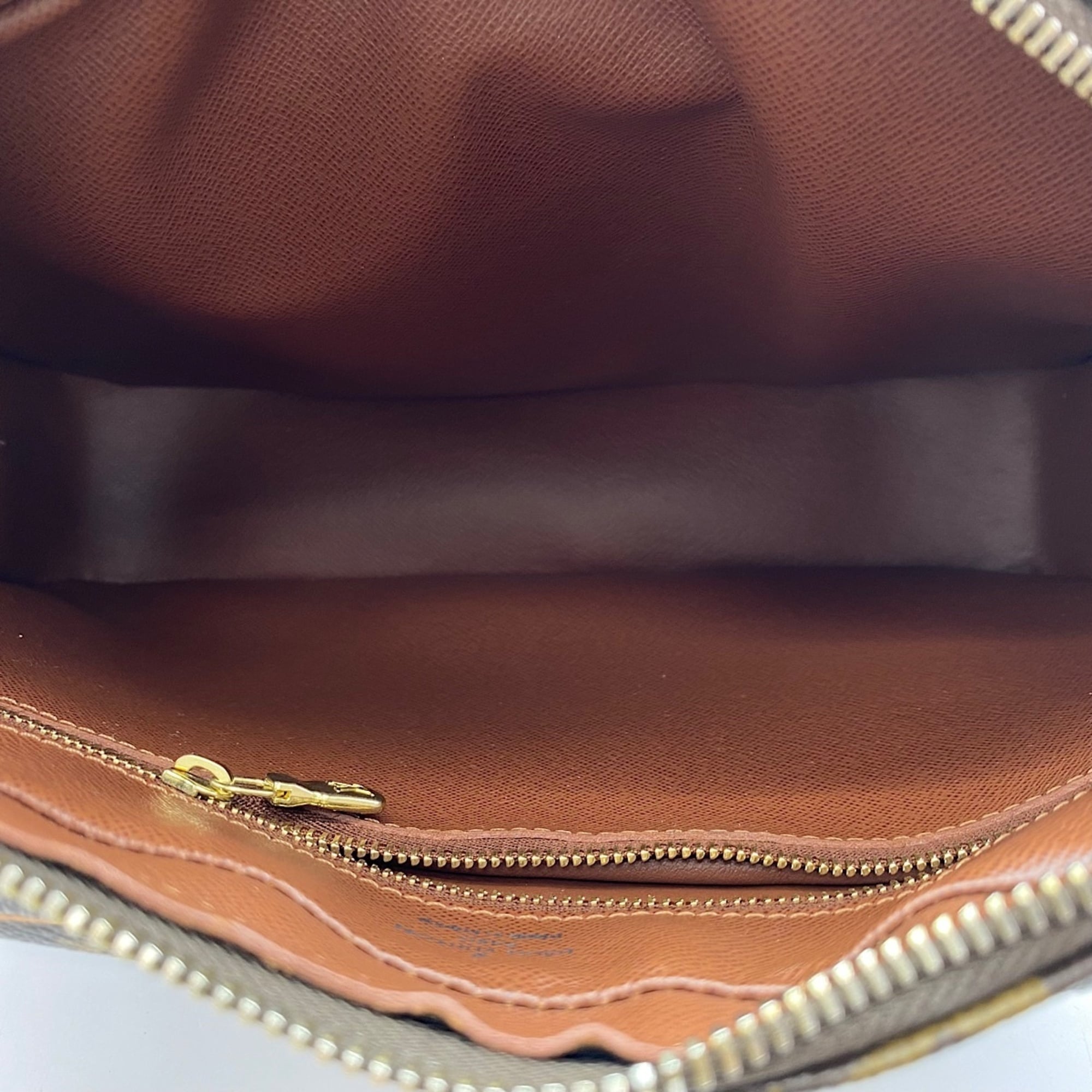 Louis Vuitton Brown Shoulder Bag (Pre-Owned)